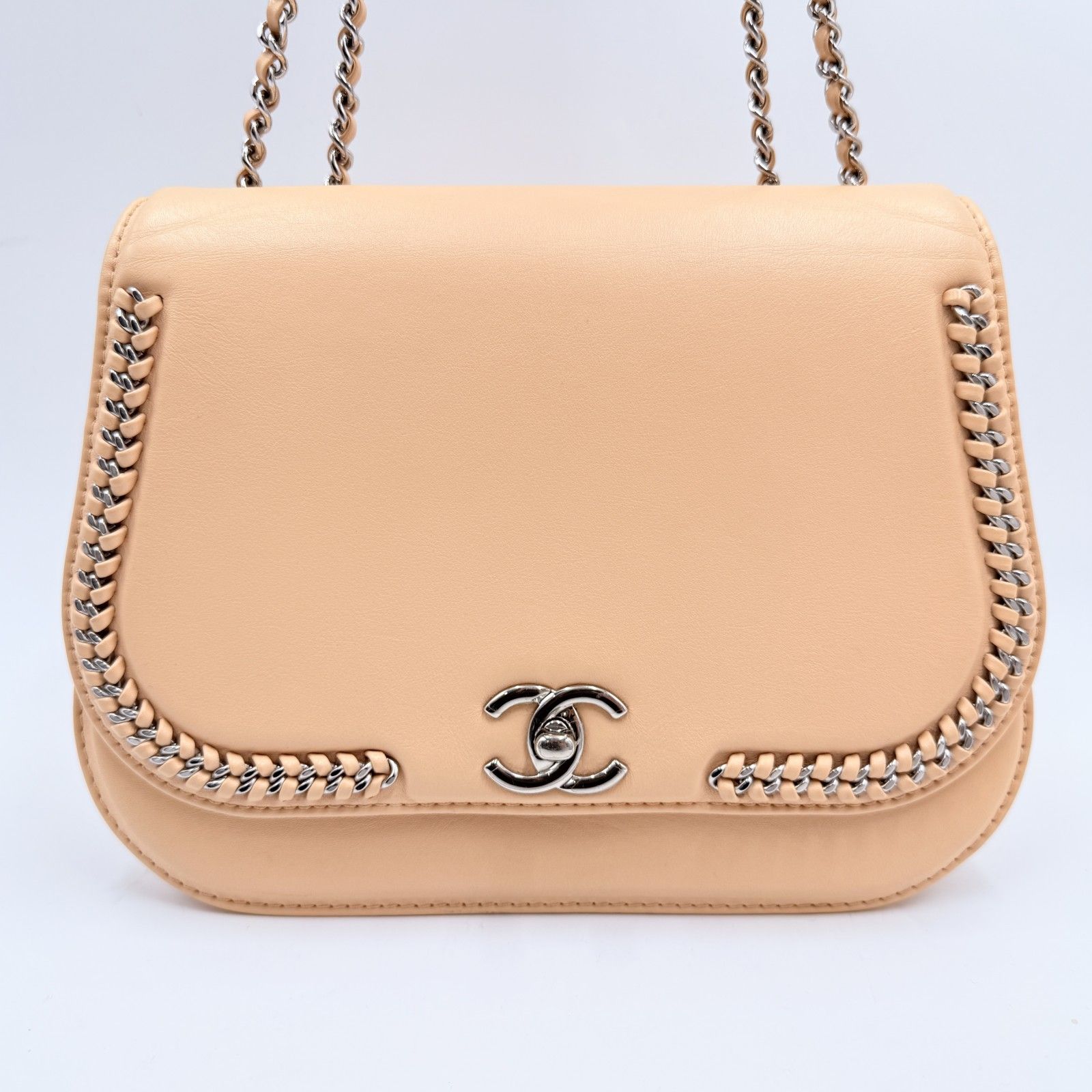 CHANEL(シャネル)チェーンショルダーバッグ レザー ベージュ系 CHANEL(シャネル)チェーンショルダーバッグ レザー ベージュ系