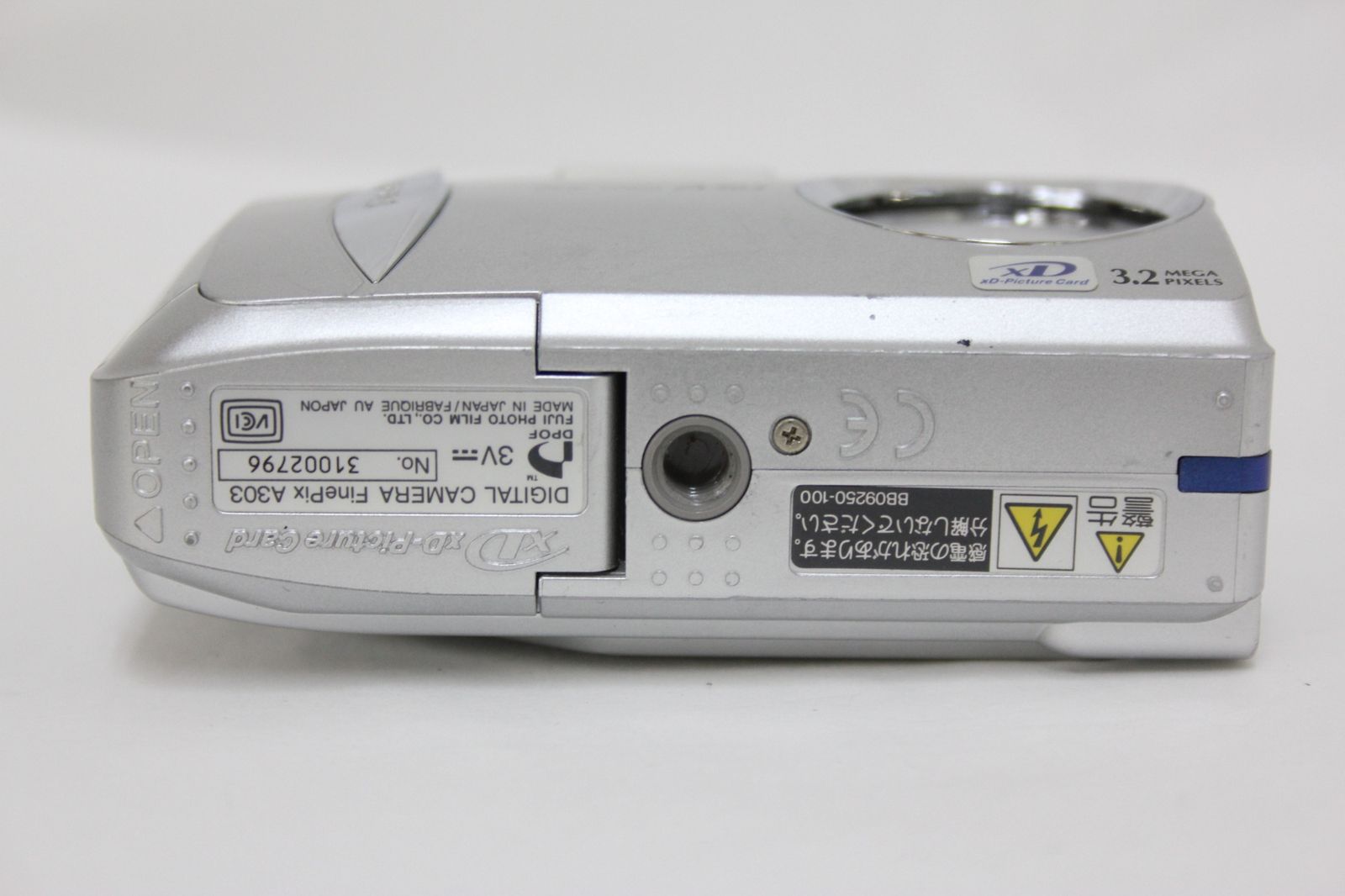 美品 フジ Finepix A303 単三形電池 ☆ジャンク特価☆ 富士フィルム
