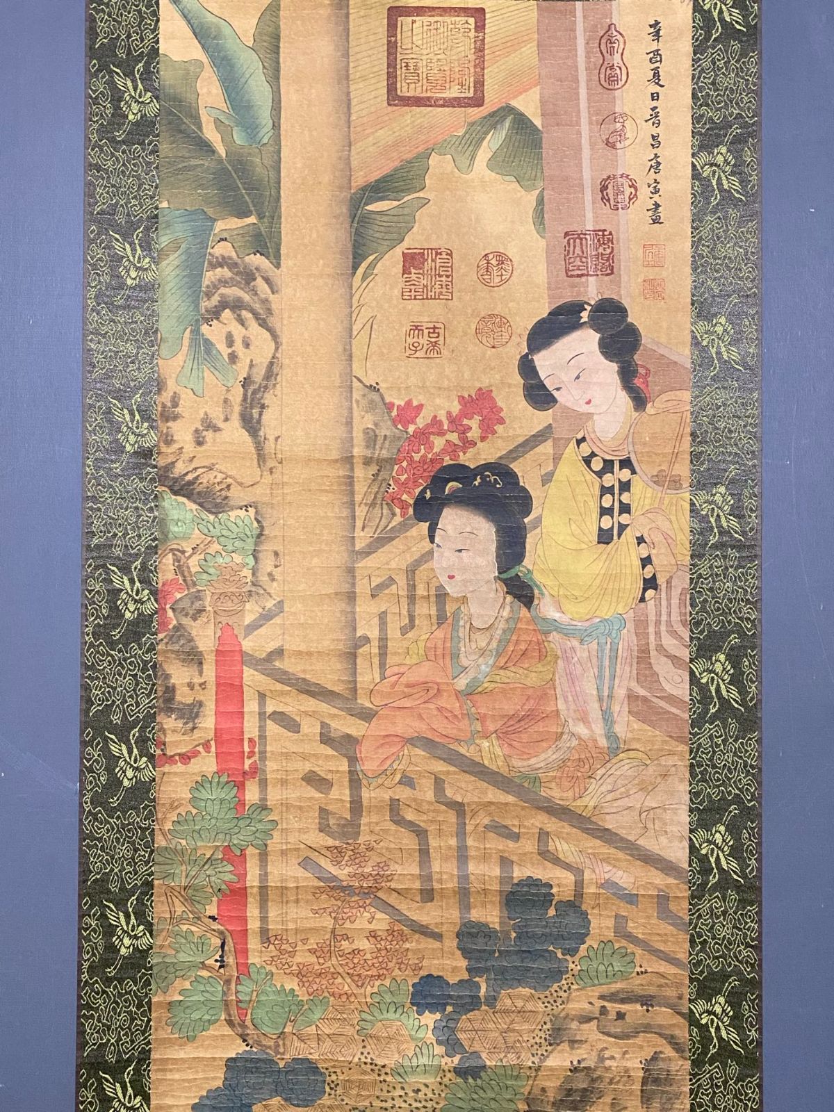 中国古美術・字画三尺仕女人物掛軸・水彩画・唐寅印款・書道品・絹本