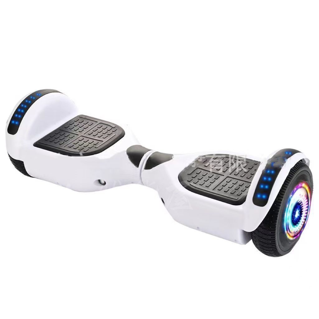 電動バランスボード ホワイト 新品・未使用】バランススクーター 電動バランススクーター 電動