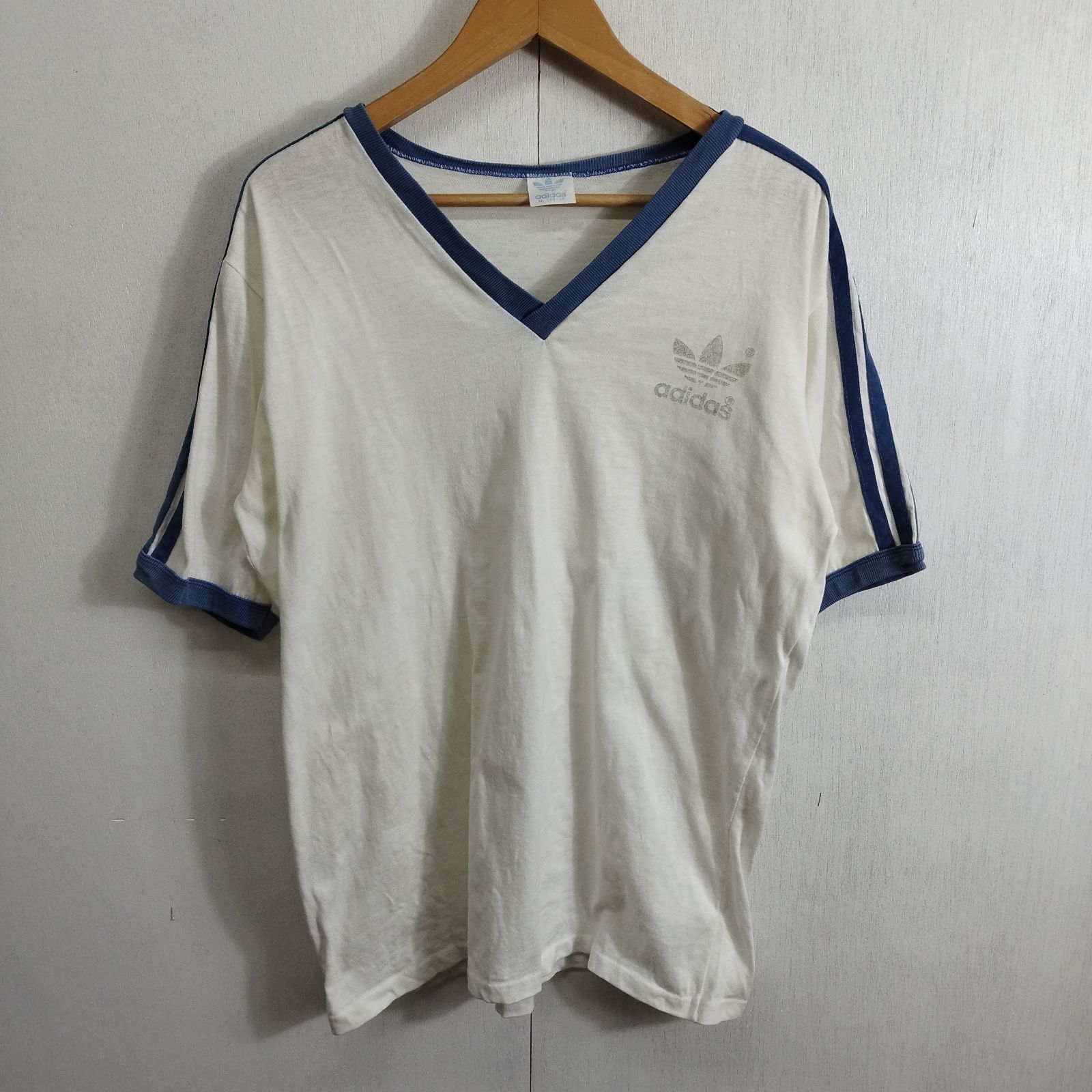 80s adidas アディダス Vネック トリム Tシャツ 古着 VINTAGE ゲーム 