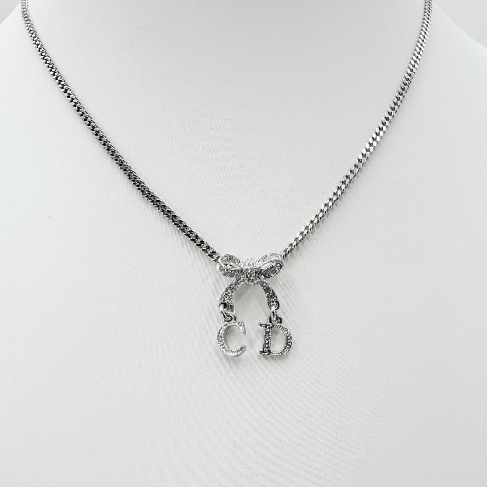 Christian Dior（クリスチャンディオール）CDロゴ リボン ネックレス