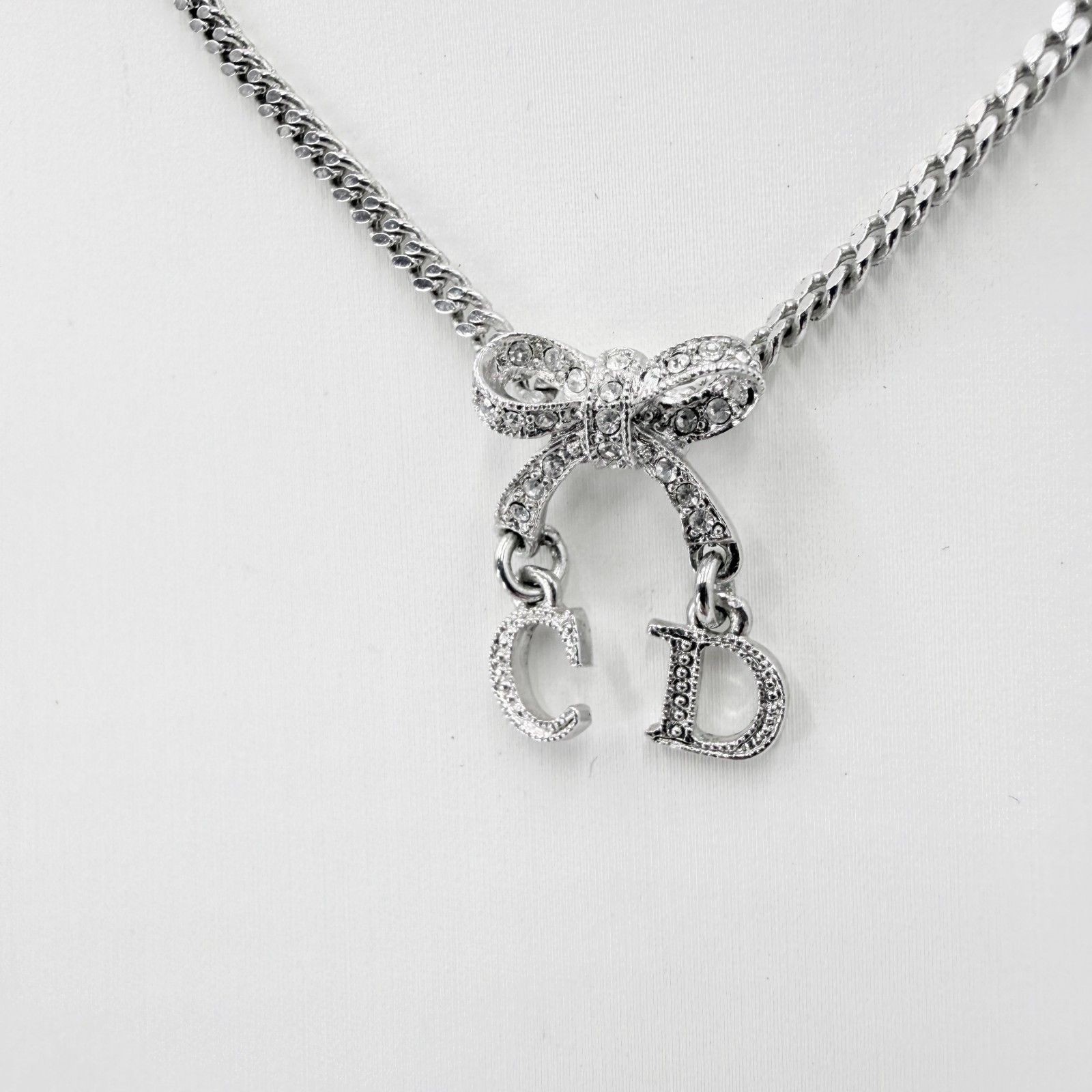 Christian Dior（クリスチャンディオール）CDロゴ リボン ネックレス