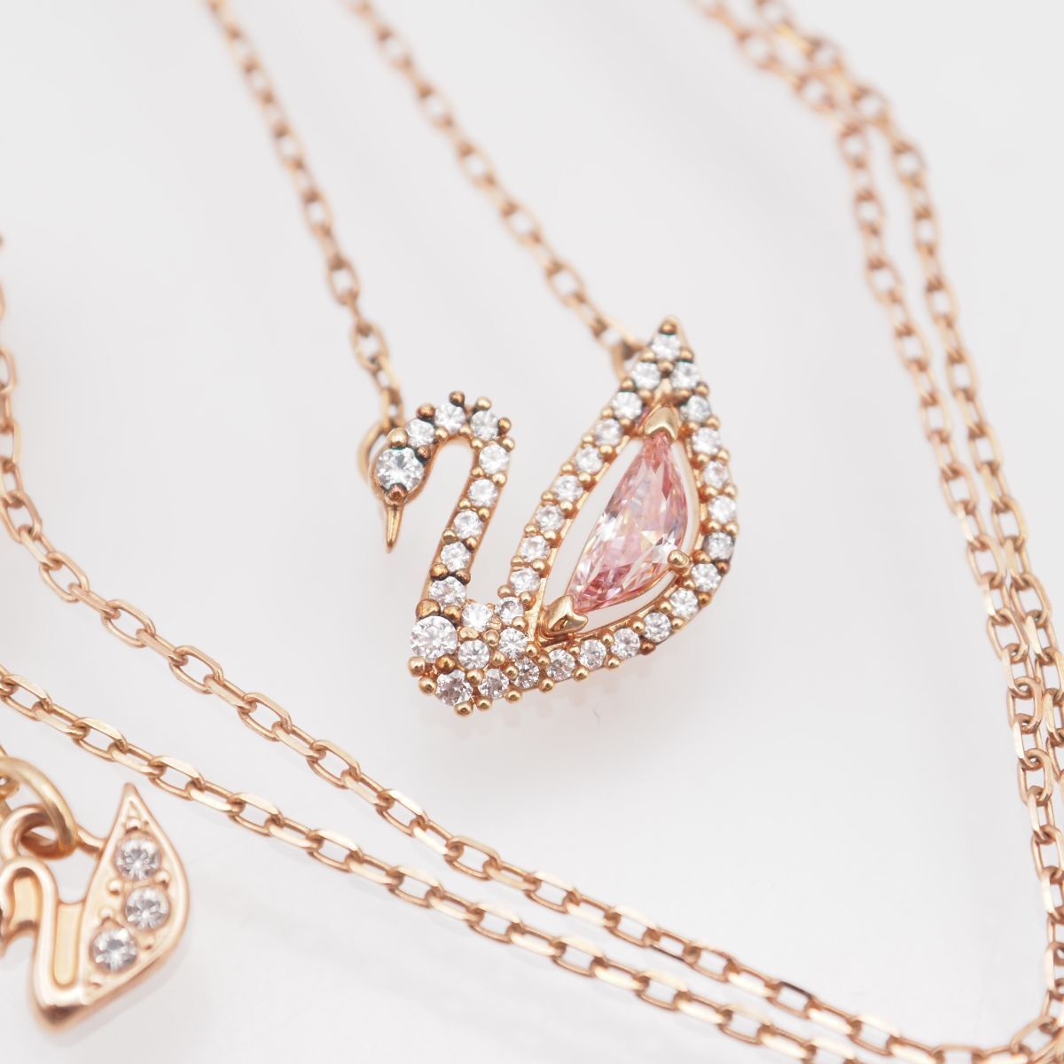 R408 スワロフスキー SWAROVSKI ネックレス ピンクカラー ライン 