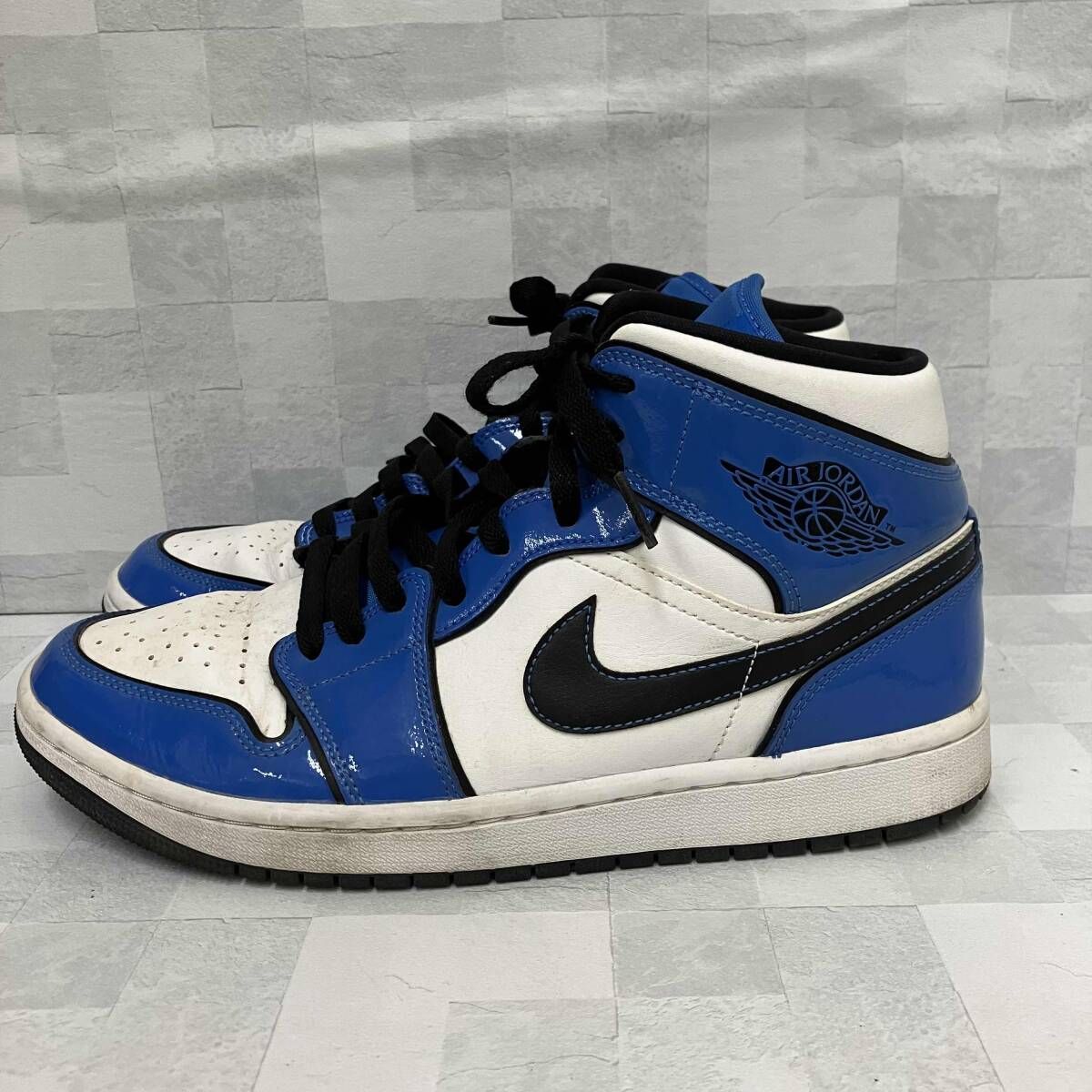 NIKE ナイキ スニーカー Nike Air Jordan 1 Mid SE 