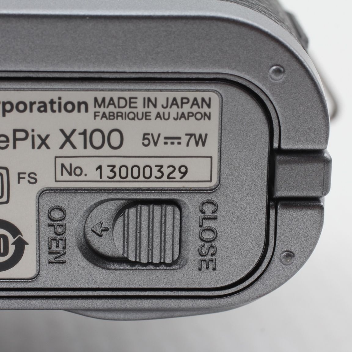 美品】FUJIFILM フジフィルム FinePix x100 シルバー デジタルカメラ