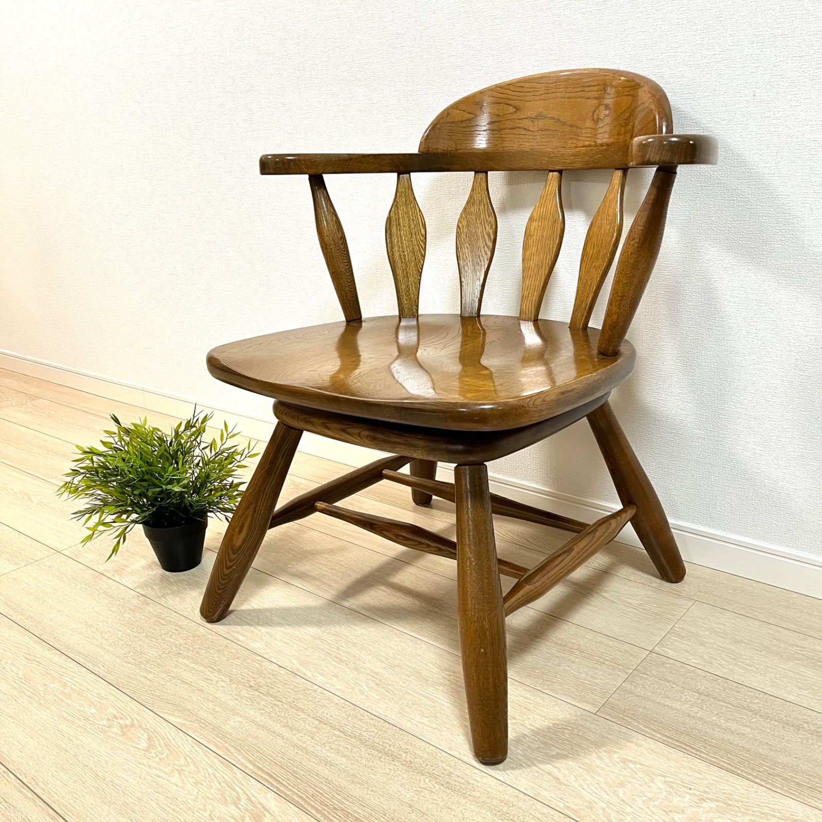 飛騨家具 WINDS 太平 ダイニングチェア スモーカーズボウ キャプテン　A 飛騨家具 WINDS 太平 ダイニングチェア スモーカーズボウ キャプテン A
