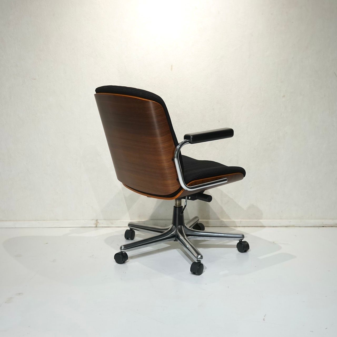 ブラサ アームチェア