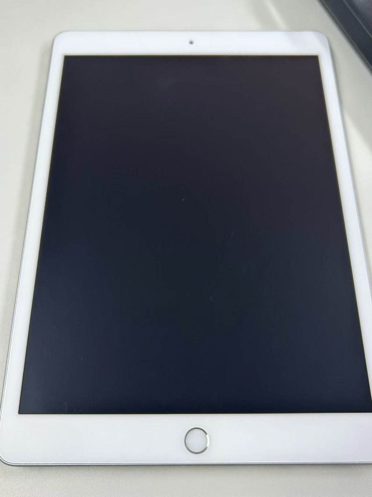 訳あり】iPad 第7世代 32GB シルバー Wi-Fi - メルカリ