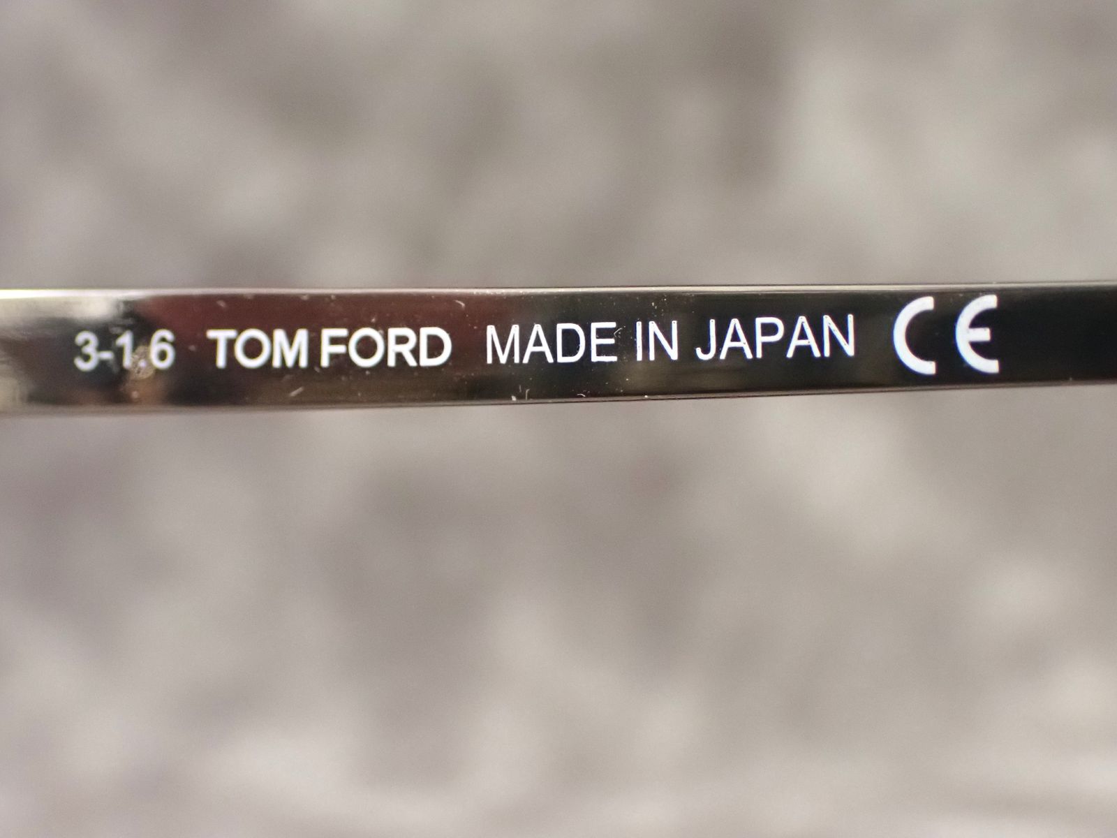 美品/日本製】TOM FORD トムフォード TF5382 001 メガネ チタニウム