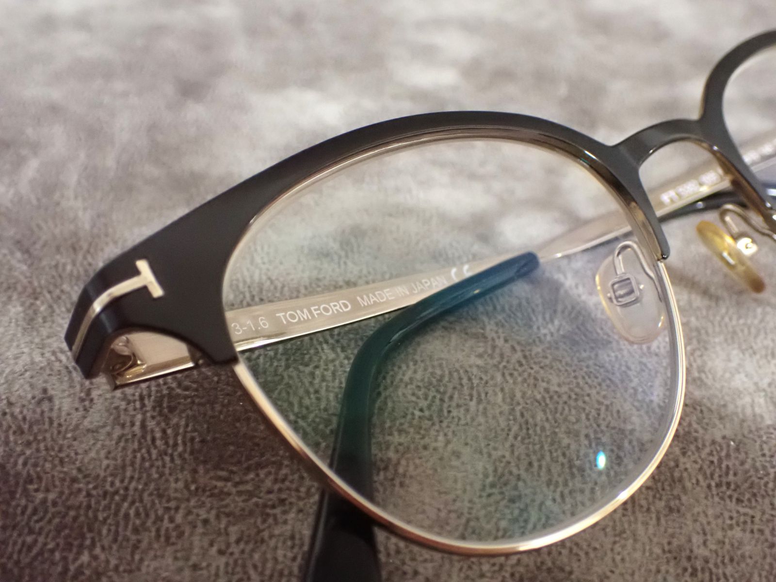 美品/日本製】TOM FORD トムフォード TF5382 001 メガネ チタニウム