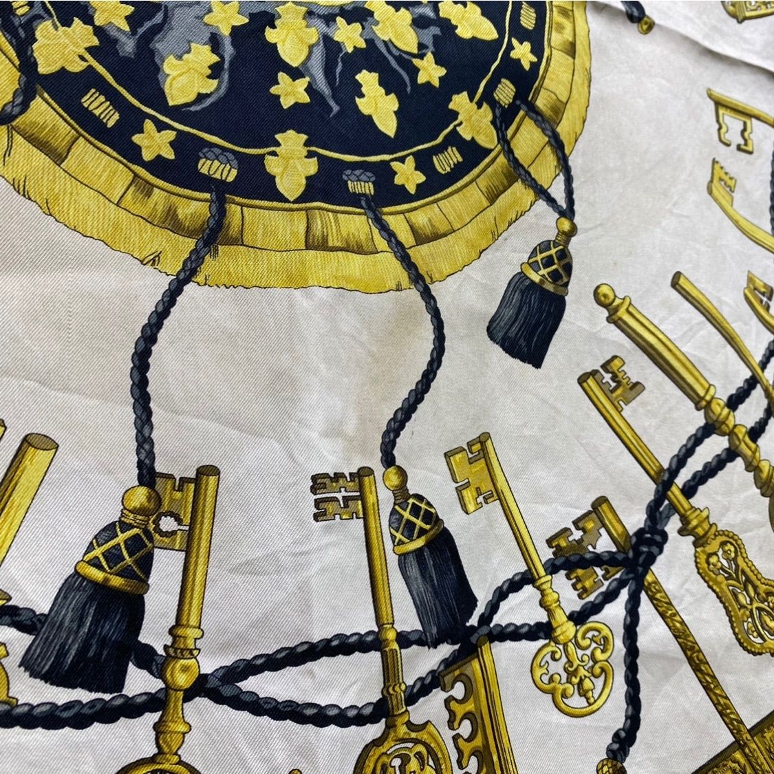 エルメス カレ90 LES CLES シルクスカーフ 鍵柄 ブラック HERMES