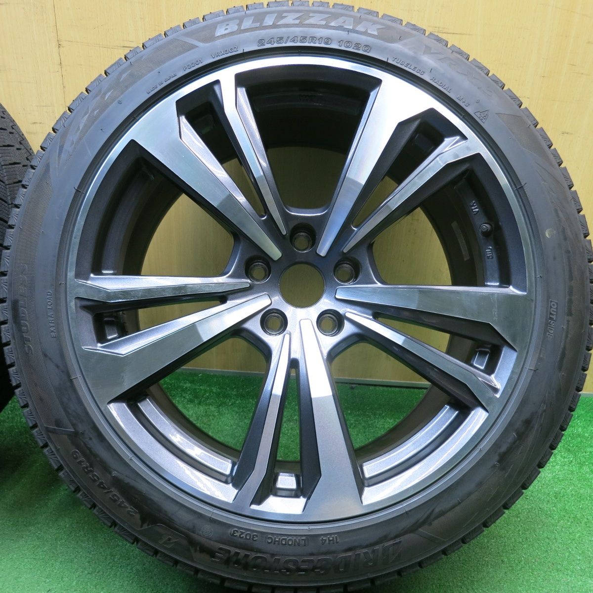 バリ溝！23年！キレイ！9.5分☆BMW 等 smartline 365 245/45R19 