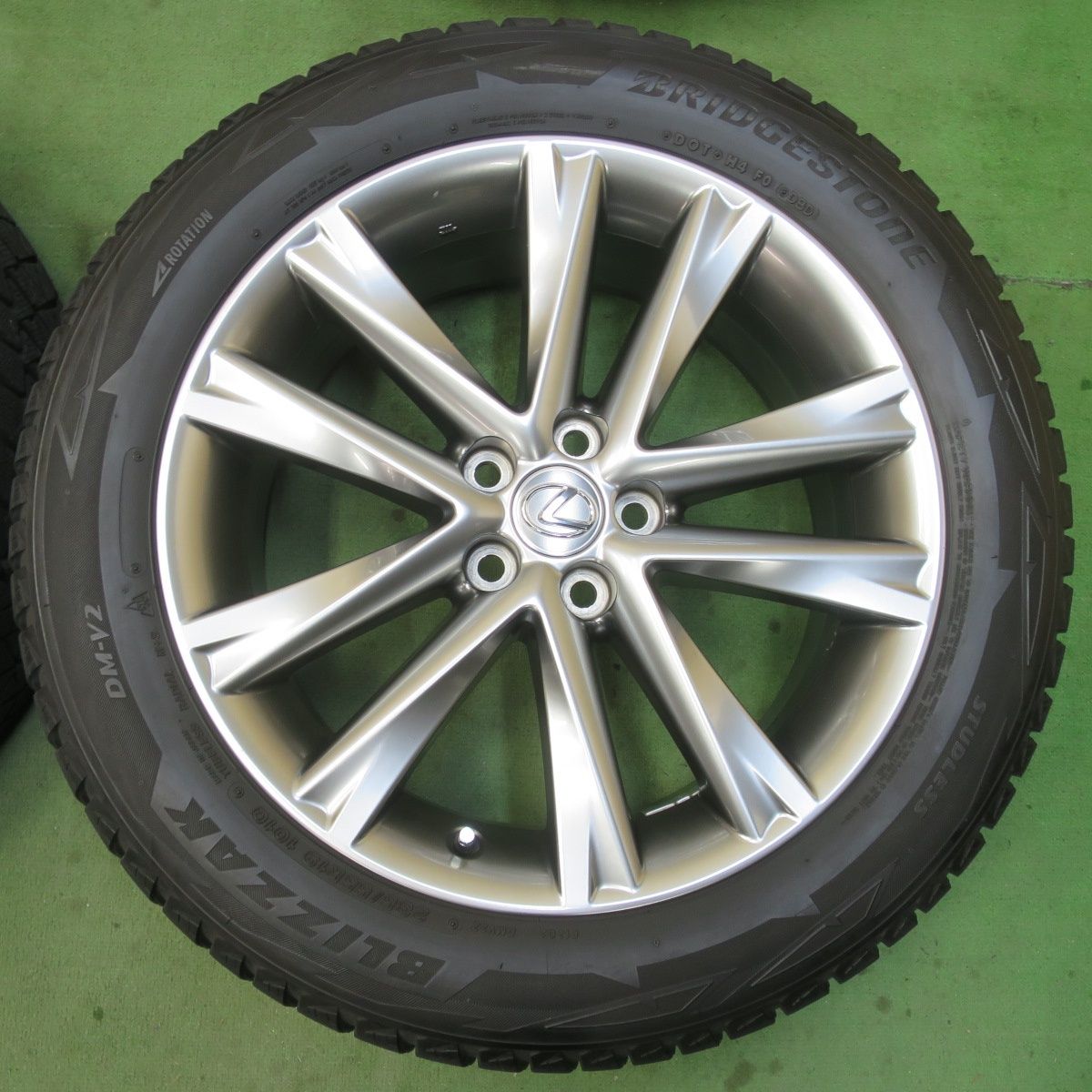 キレイ☆レクサス RX Fスポーツ 純正 235/55R19 スタッドレス