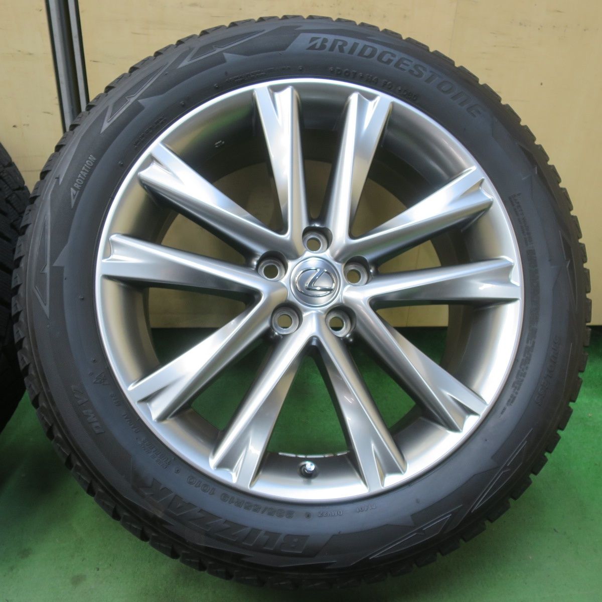 キレイ☆レクサス RX Fスポーツ 純正 235/55R19 スタッドレス 