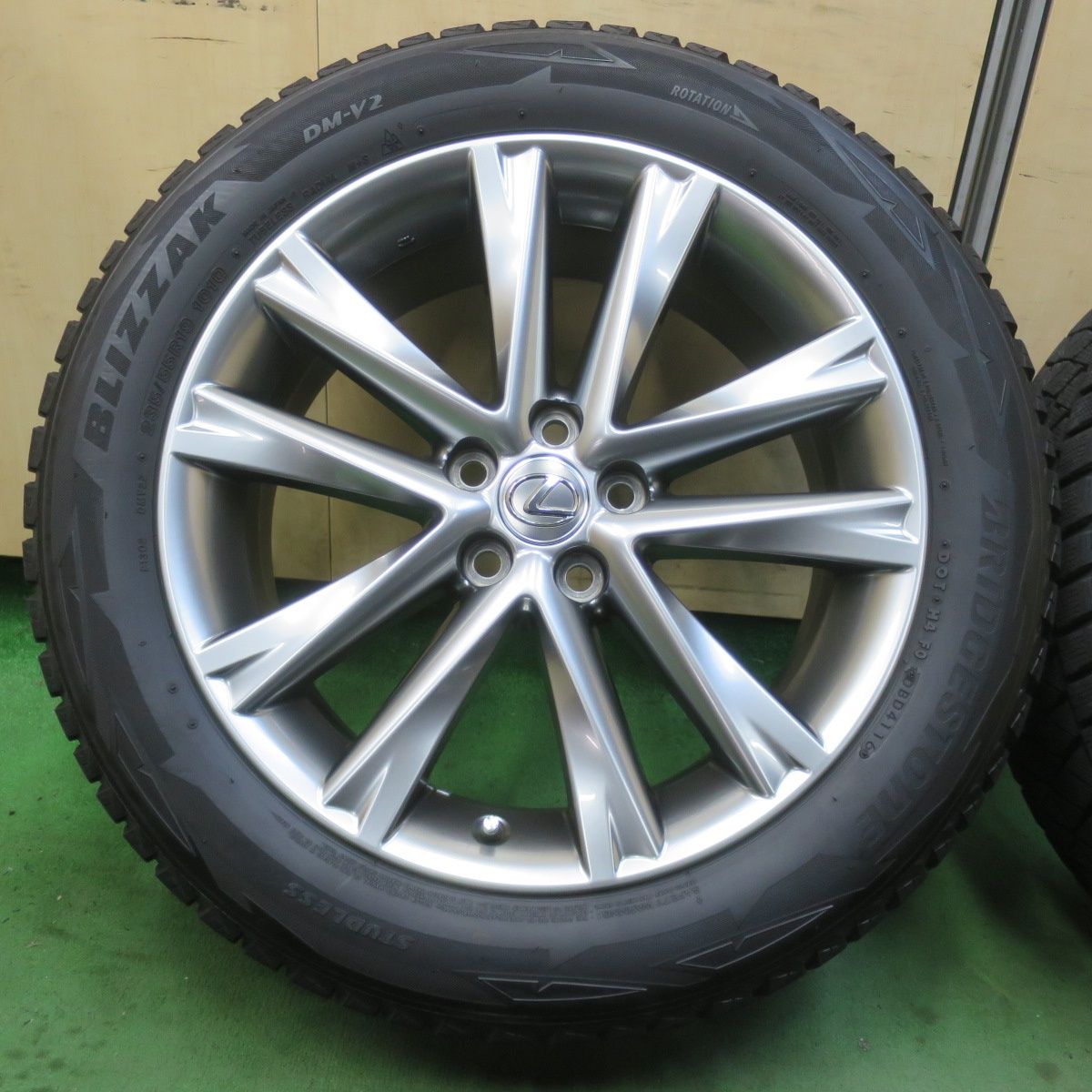 キレイ☆レクサス RX Fスポーツ 純正 235/55R19 スタッドレス