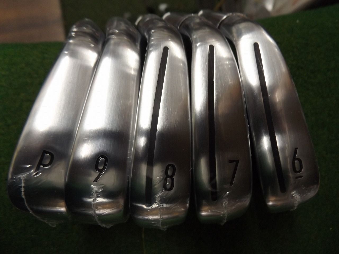 4042 Qi IRON #6-PW NS910GH S 新品 テーラーメイド アイアンセット 