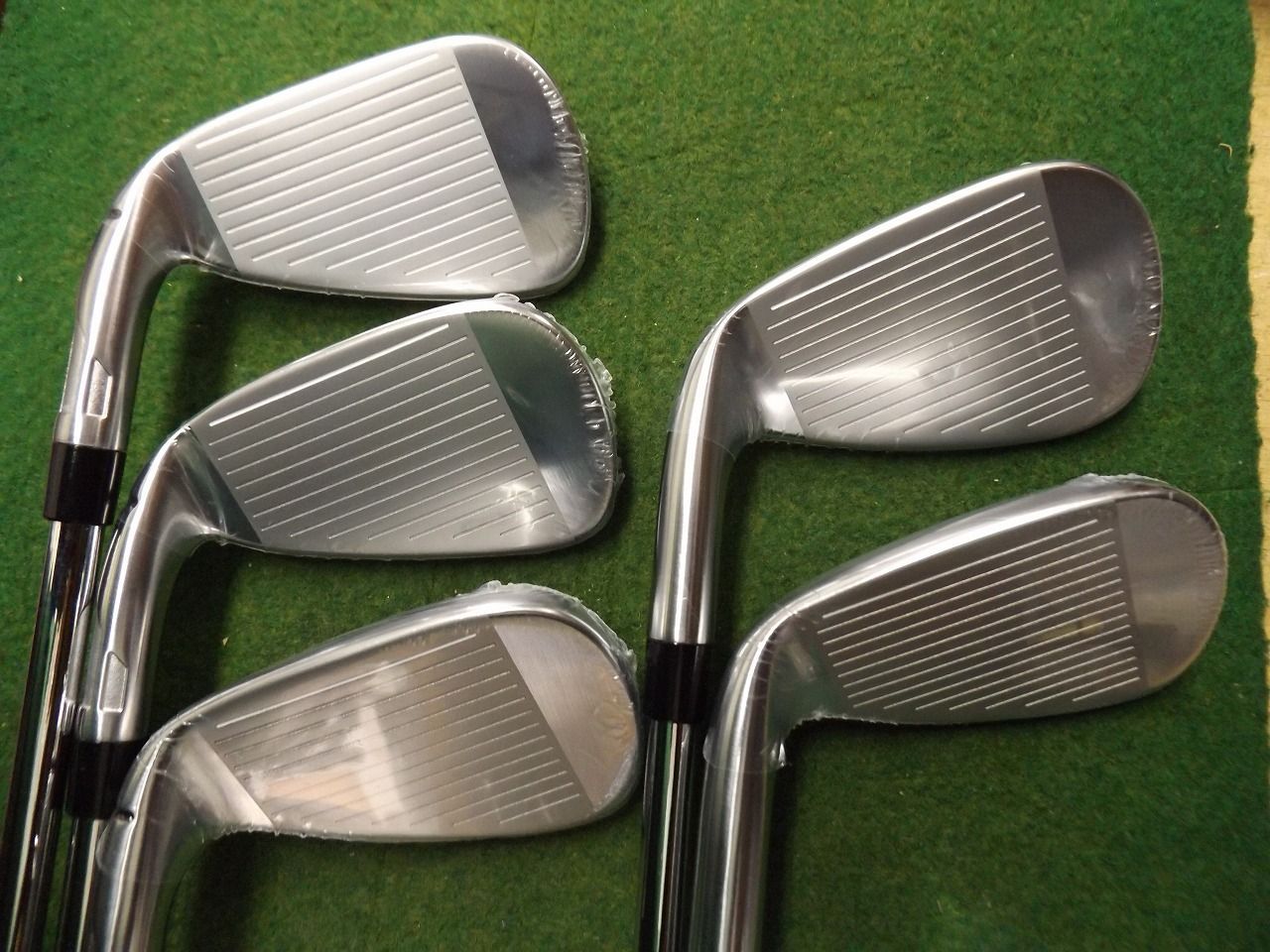 4042 Qi IRON #6-PW NS910GH S 新品 テーラーメイド アイアンセット 
