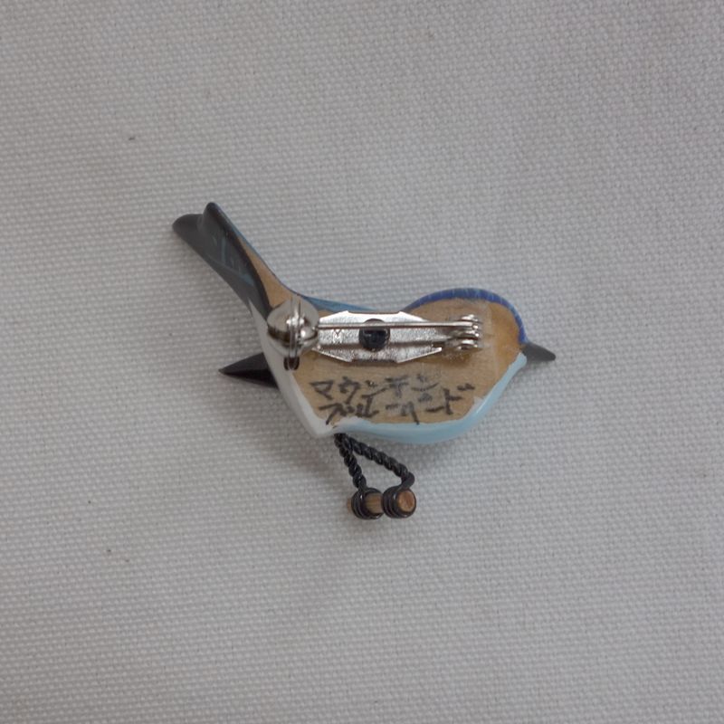 木彫りの野鳥のブローチ マウンテンブルーバード ラブバード 工芸品
