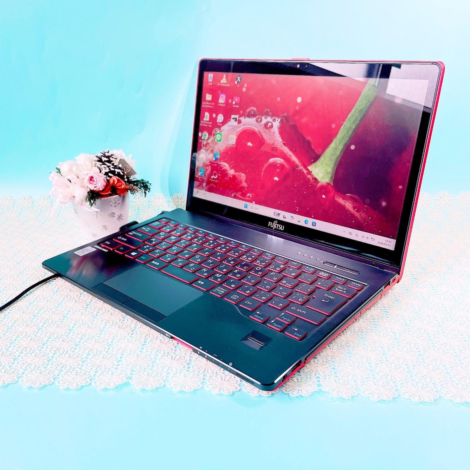 富士通 タッチパネル✨小型軽量ノートパソコン✨️メモリ12GB SSD256GB