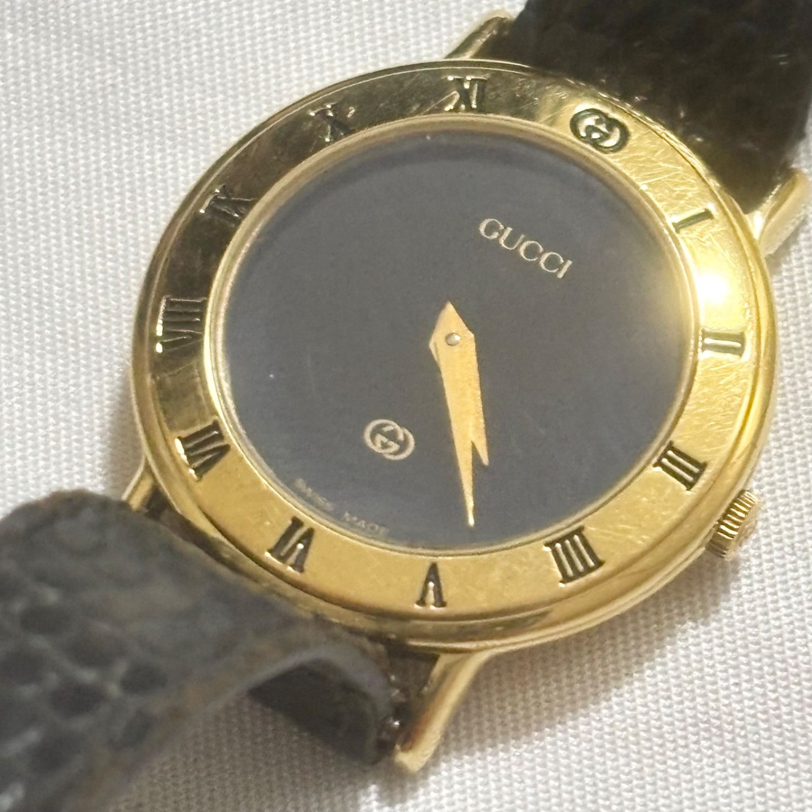 送料無料】GUCCI/グッチ/3000L/ブラック×ゴールド/クォーツ腕時計/箱 