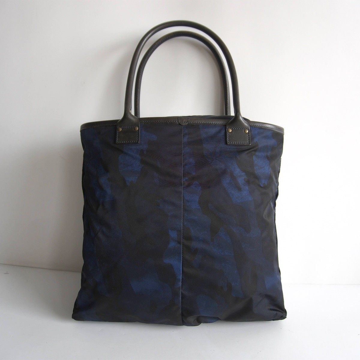 美品】 FELISI 【15-55/CF 迷彩 ヘルメットバッグ】ナイロン×レザー
