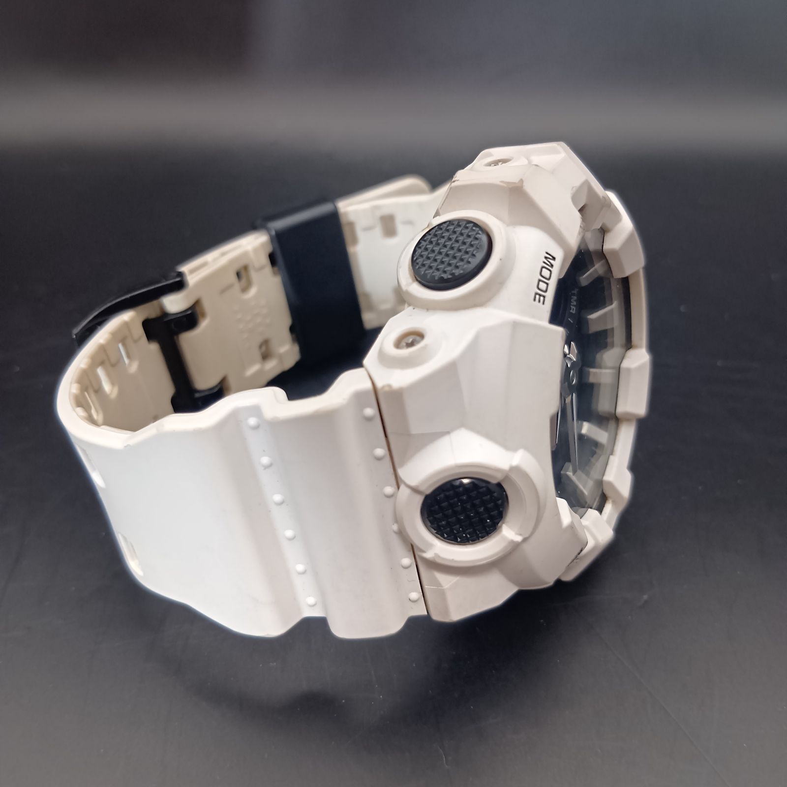 N G-SHOCK ジーショック ホワイト GA-700 CASIO 稼働品 - メルカリ