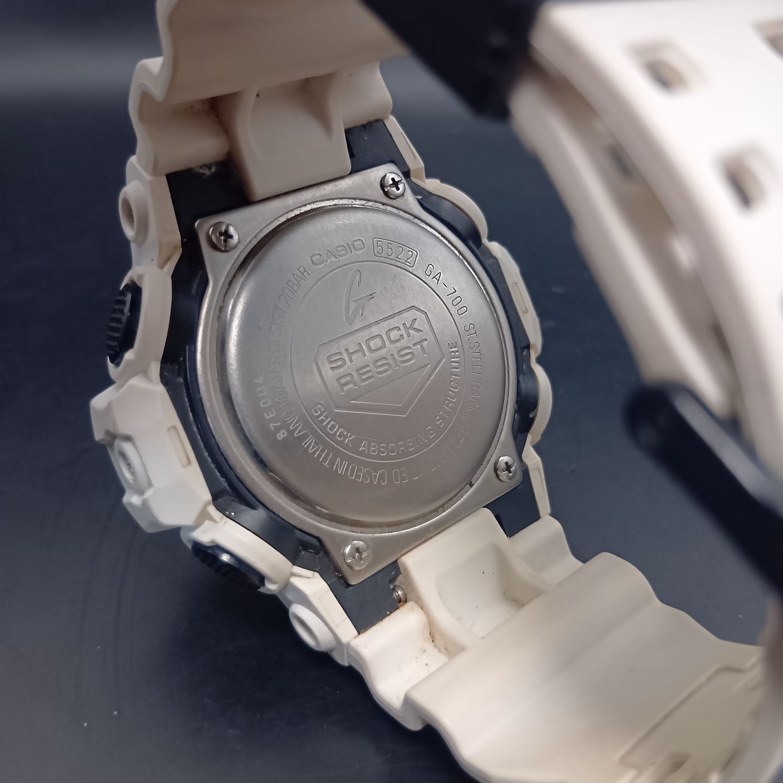 N G-SHOCK ジーショック ホワイト GA-700 CASIO 稼働品 - メルカリ