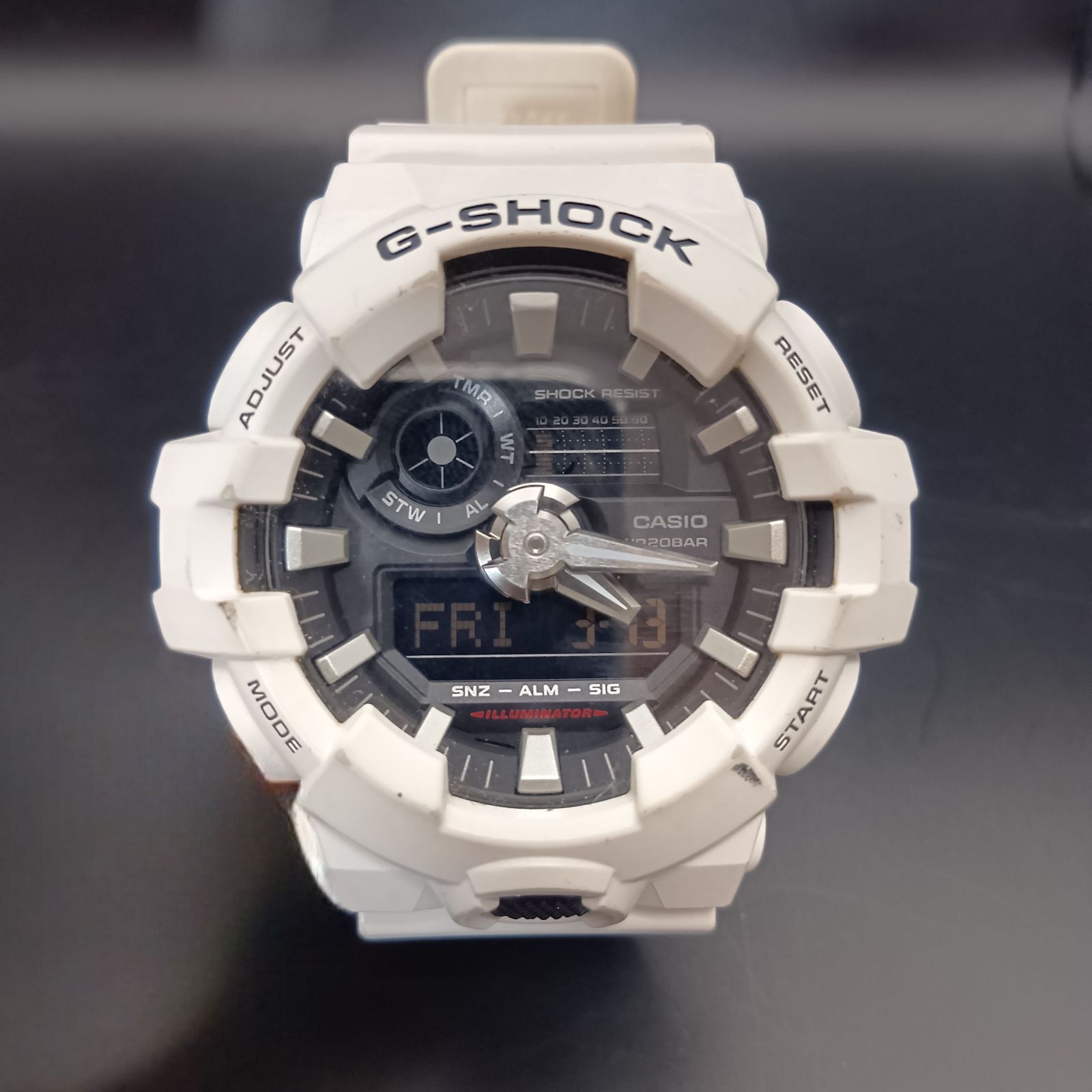 N G-SHOCK ジーショック ホワイト GA-700 CASIO 稼働品 - メルカリ