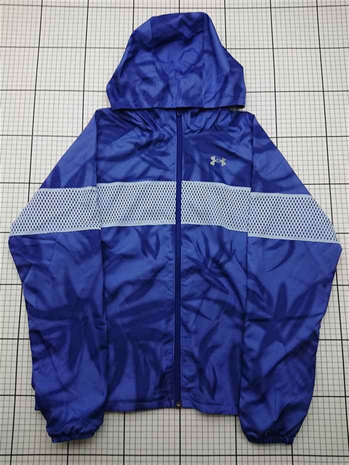 ◇ Θ アンダーアーマー UNDER ARMOUR フード付きウインドブレーカー S