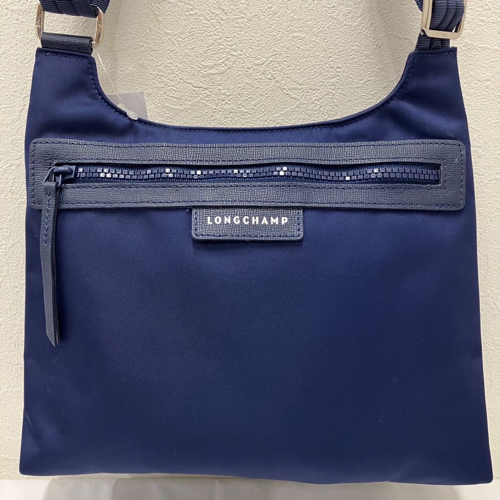 630 LONGCHAMP ロンシャン ショルダーバッグ 斜めがけ 紐調節可能 ルプ 
