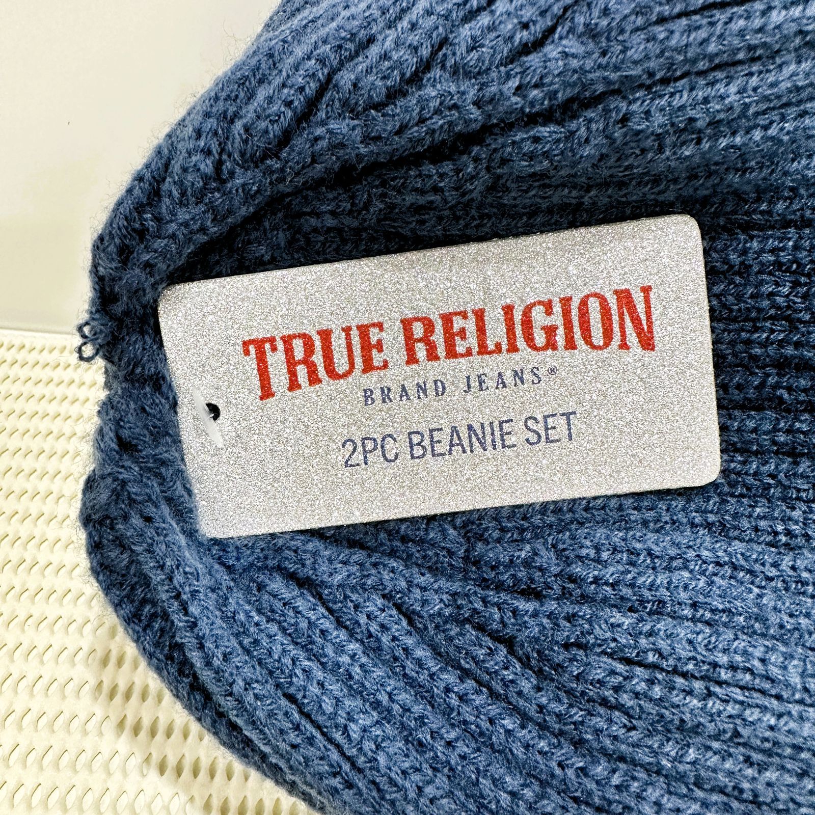 True Religion ニット帽2個セット 青、紺、ブルー、ネイビー トゥルー 