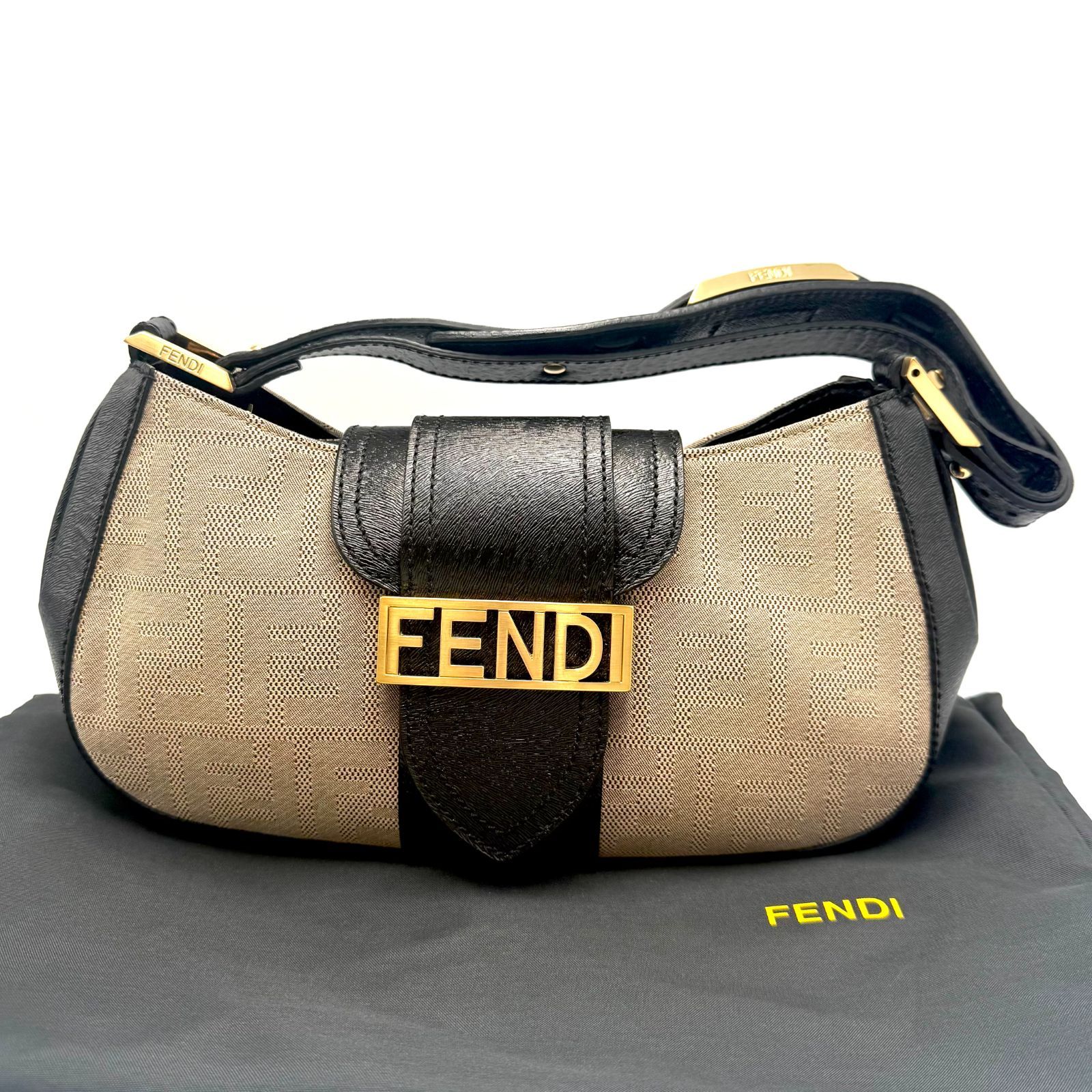 美品 美品 FENDI フェンディ ズッカ柄 ズッカ マンマバケット ハーフ 