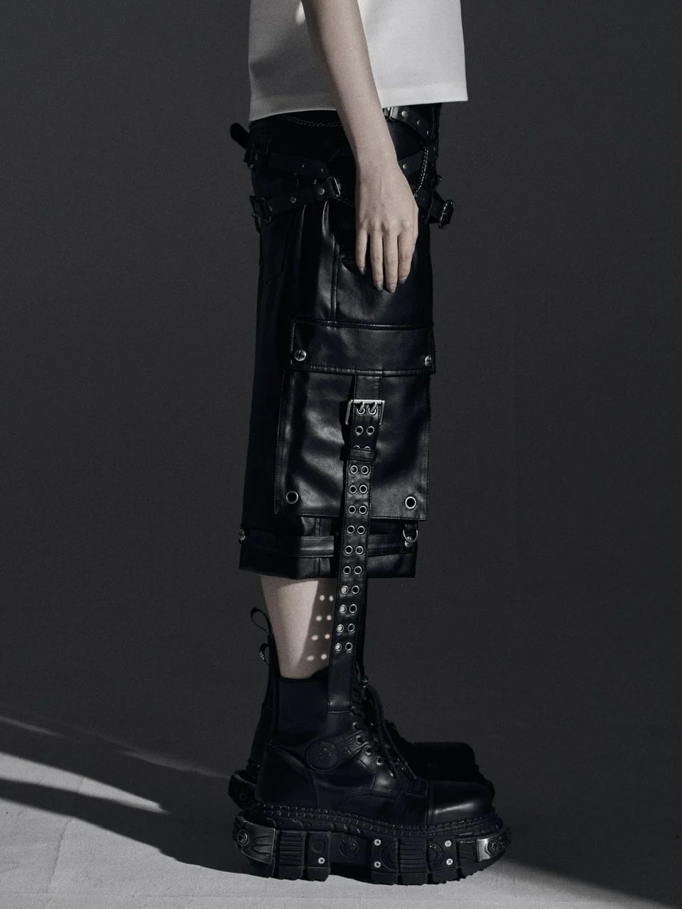 新品【Rosen Kreuz】DOUBLE WAIST LEATHER SHORT PANTS - メルカリ