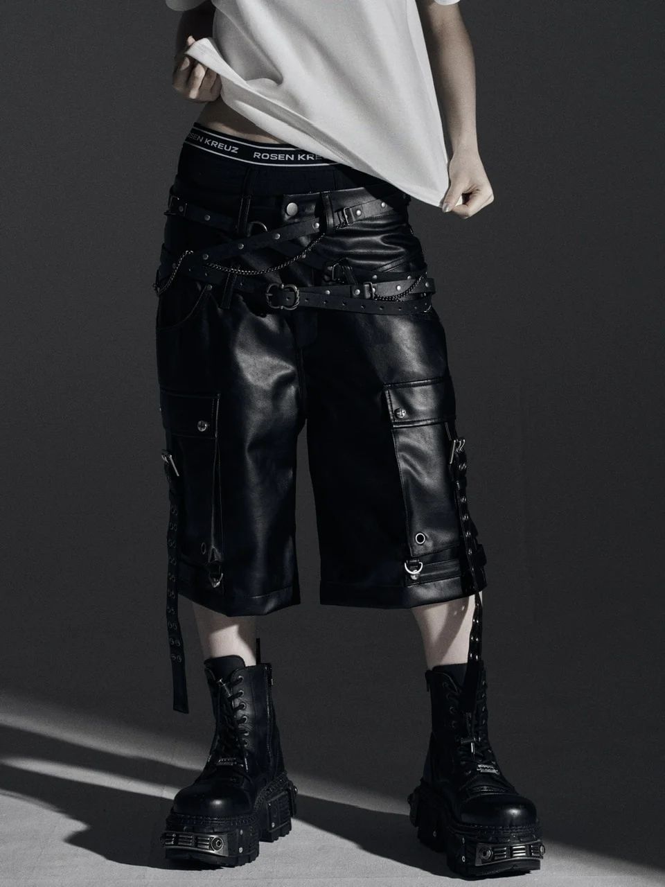 即購入⭕️ 値下げ⭕ Rosen Kreuz ハーフパンツ 新品【Rosen Kreuz】DOUBLE WAIST LEATHER SHORT PANTS - メルカリ