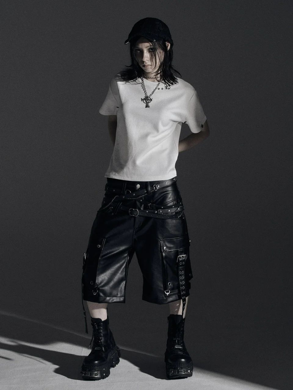 即購入⭕️ 値下げ⭕ Rosen Kreuz ハーフパンツ 新品【Rosen Kreuz】DOUBLE WAIST LEATHER SHORT PANTS - メルカリ
