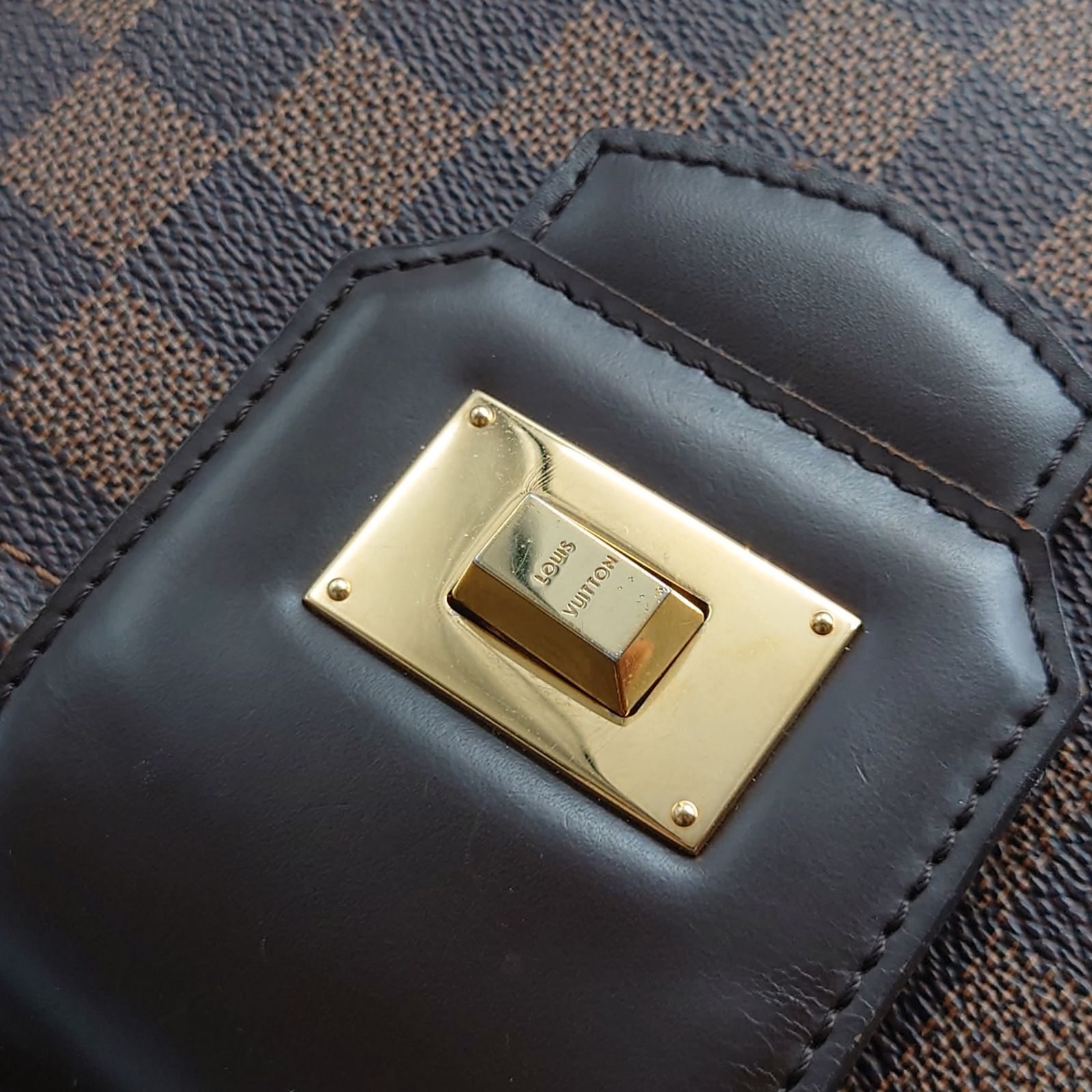 ルイヴィトン Louis Vuitton LV カバ・ローズベリー 2WAYバッグ ダミエ エベヌ ハンドバッグ ショルダー 肩掛け 斜め掛け 自立 華やか おしゃれ エレガント 機能的 上品 上質 高級感 ブラウン ゴールド レッド レザー N41177 レディース 【中古 B品】☆送料無料☆ 当店通常価格134800円 ルイヴィトン Louis Vuitton LV カバ・ローズベリー 2WAY ダミエ
