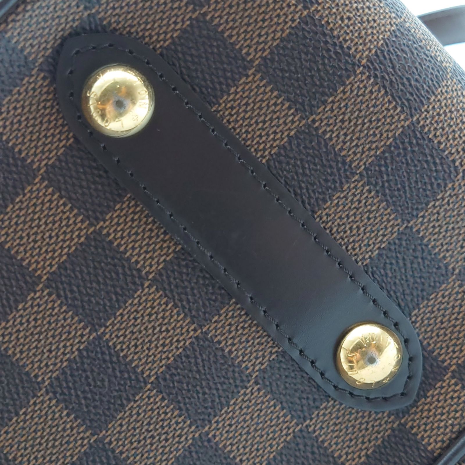ルイヴィトン Louis Vuitton LV カバ・ローズベリー 2WAYバッグ ダミエ エベヌ ハンドバッグ ショルダー 肩掛け 斜め掛け 自立 華やか おしゃれ エレガント 機能的 上品 上質 高級感 ブラウン ゴールド レッド レザー N41177 レディース 【中古 B品】☆送料無料☆ 当店通常価格134800円 ルイヴィトン Louis Vuitton LV カバ・ローズベリー 2WAY ダミエ