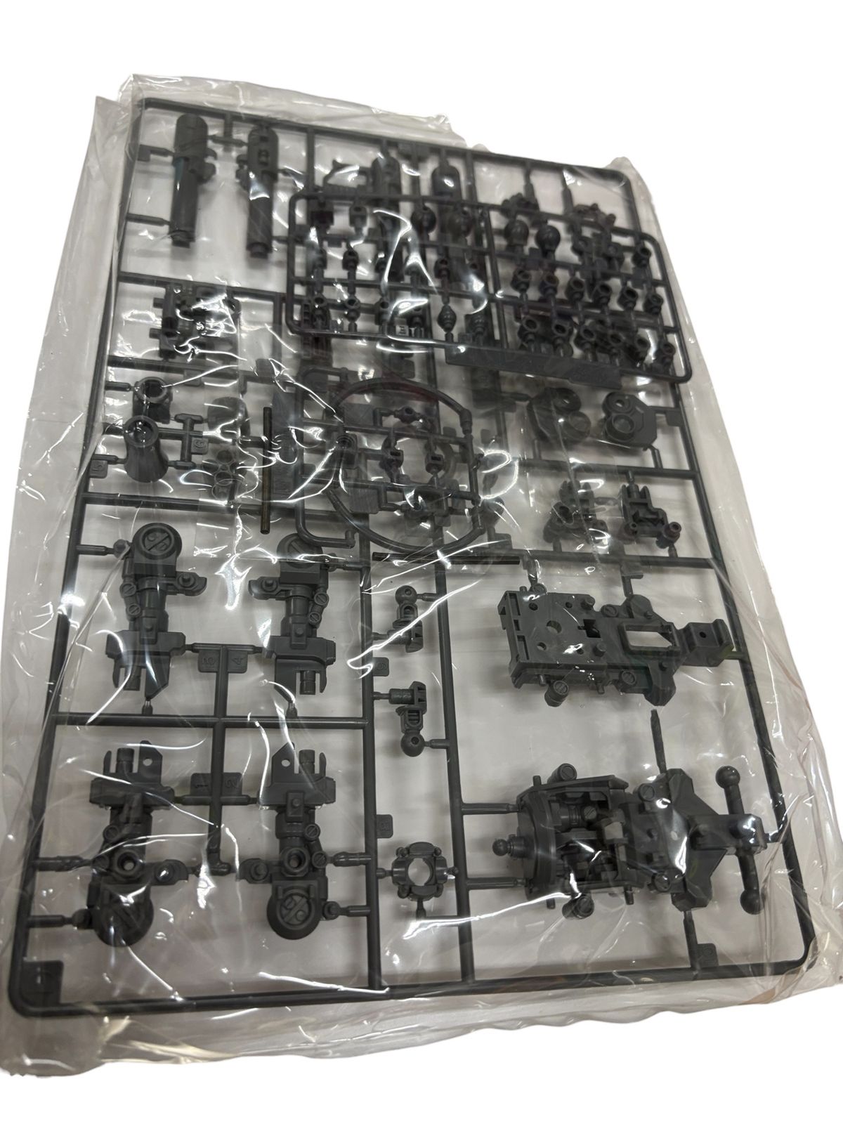 ジオン公国軍汎用モビルスーツ MS-06F/J「ザクⅡ」 1/100スケール 未組立 MS-06F/J ザクⅡ 1/100スケール ジオン公国軍汎用モビルスーツ