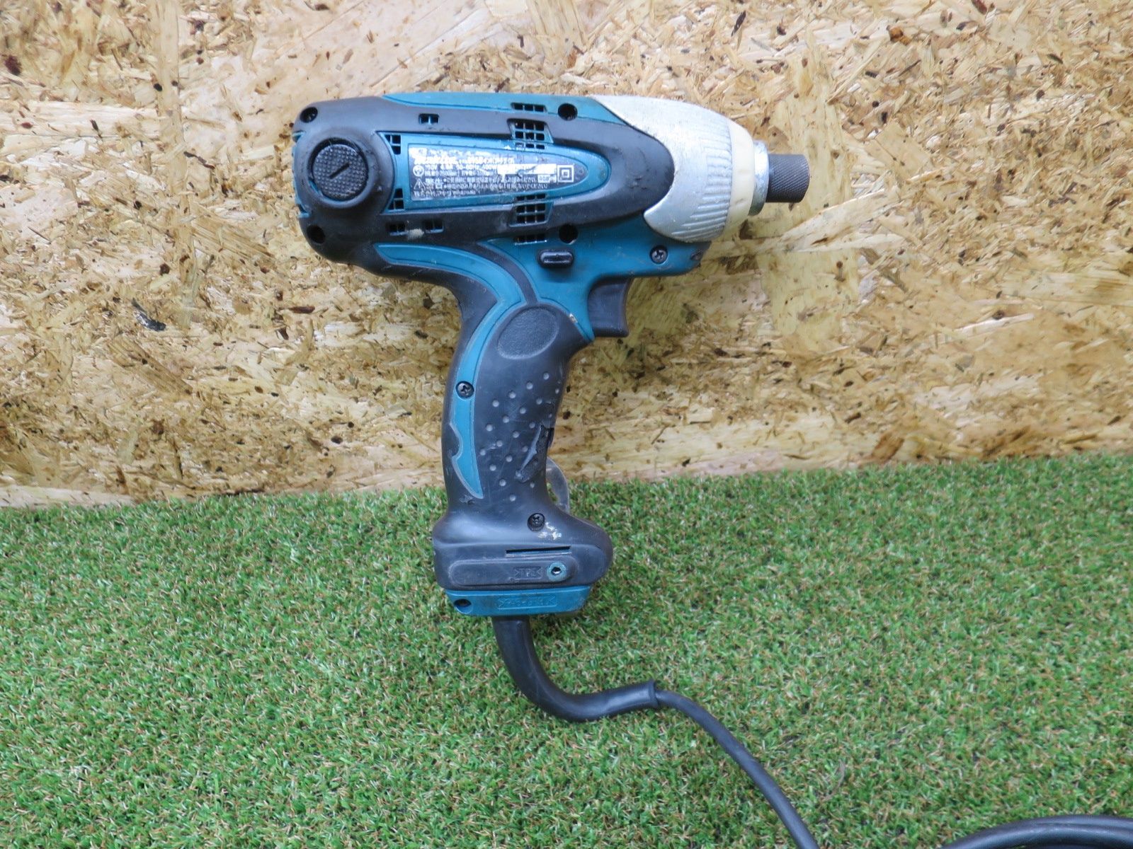 マキタ makita インパクトドライバ 100V 6955SPK - メルカリ マキタ makita インパクトドライバ 100V 6955SPK - メルカリ