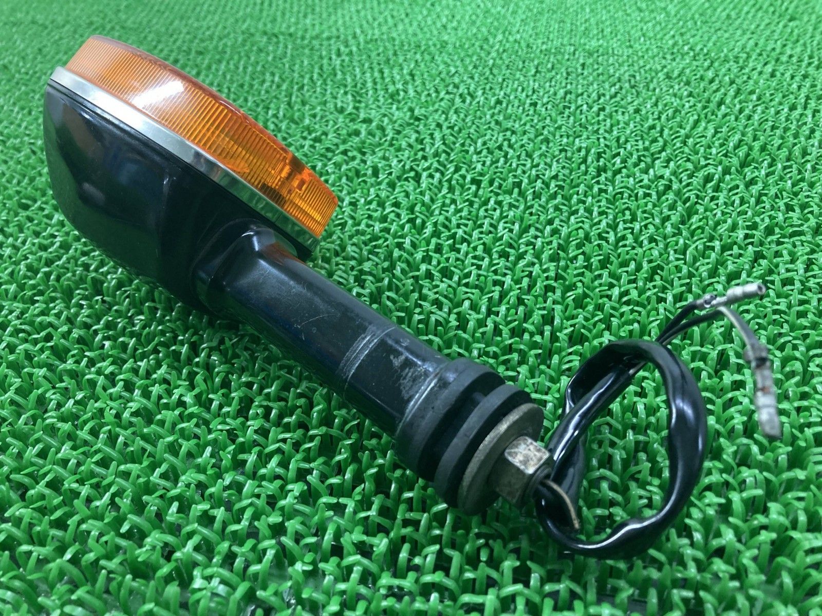 GSX400E ウインカー 片側 35600-13 スズキ 純正 バイク 部品 GS400X ザリ ゴキ 割れ欠け無し 品薄 車検 Genuine 【中古】 87 GSX400E ウインカー 片側 35600-13 スズキ 純正 バイク 部品 GS400X