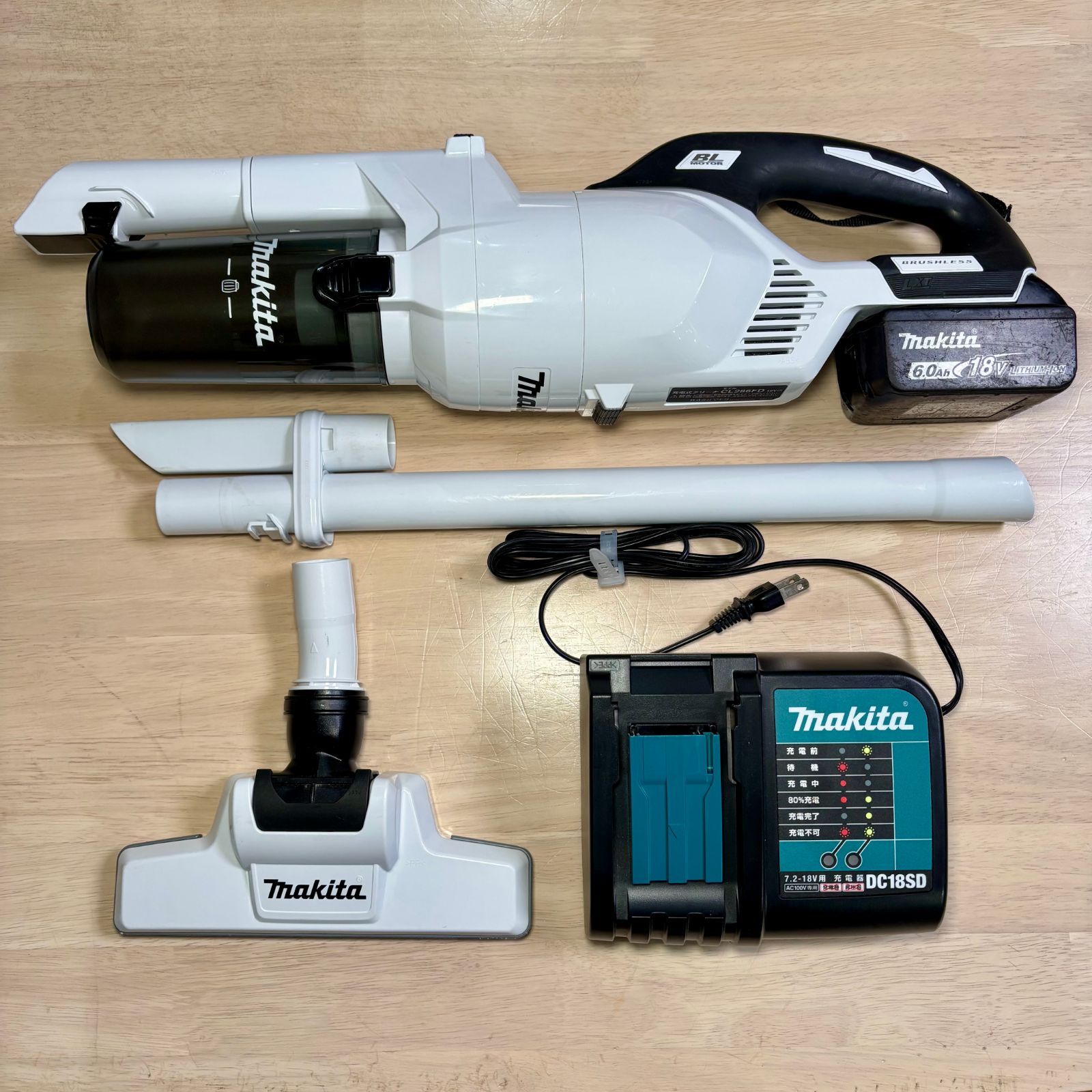 美品】マキタ(Makita) 充電式クリーナ CL286FD - メルカリ