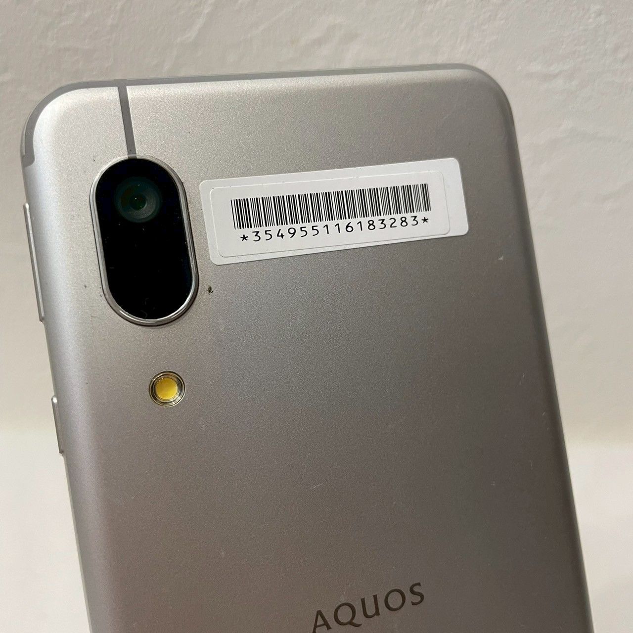 AQUOS SHV48 シルバー SIMフリー SHARP - メルカリ