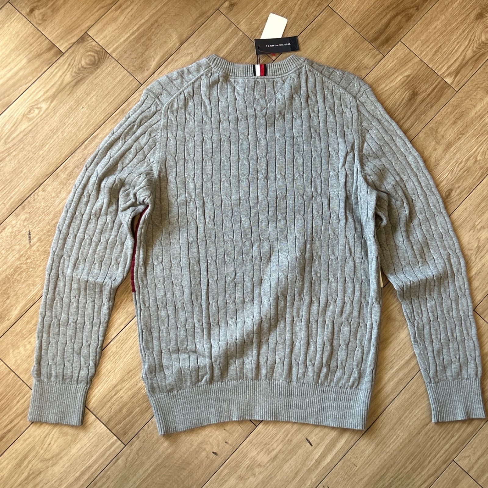 L 新品 未使用 トミーヒルフィガー ケーブル フラッグ セーター 新品タグ付き】TOMMY HILFIGER トミーヒルフィガー ケーブルフラッグ