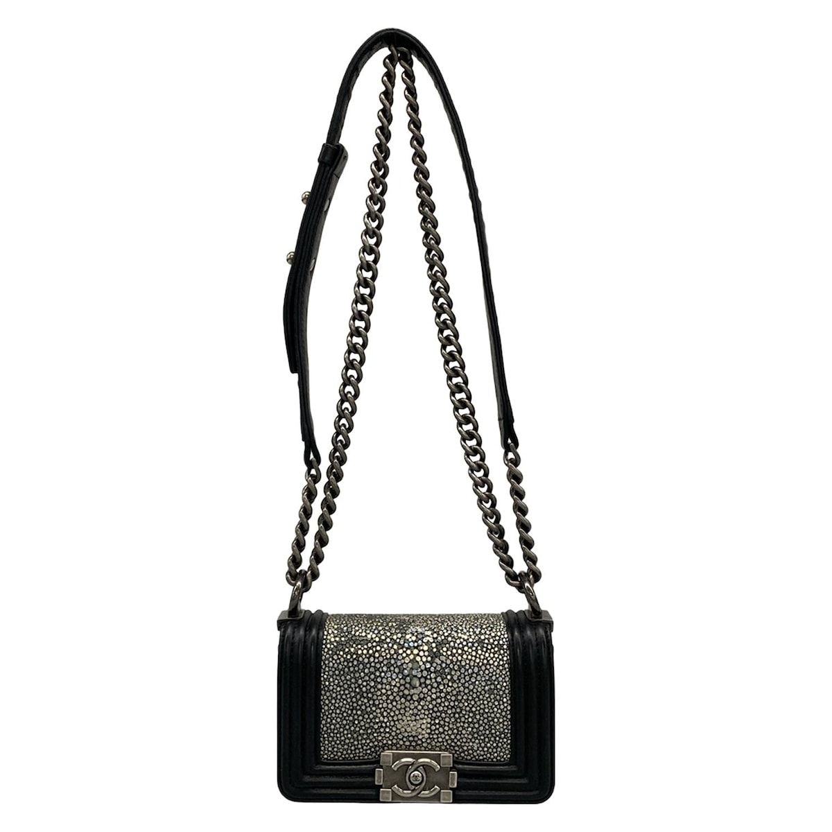 CHANEL ショルダーバッグ 黒 レザー 【公式通販】