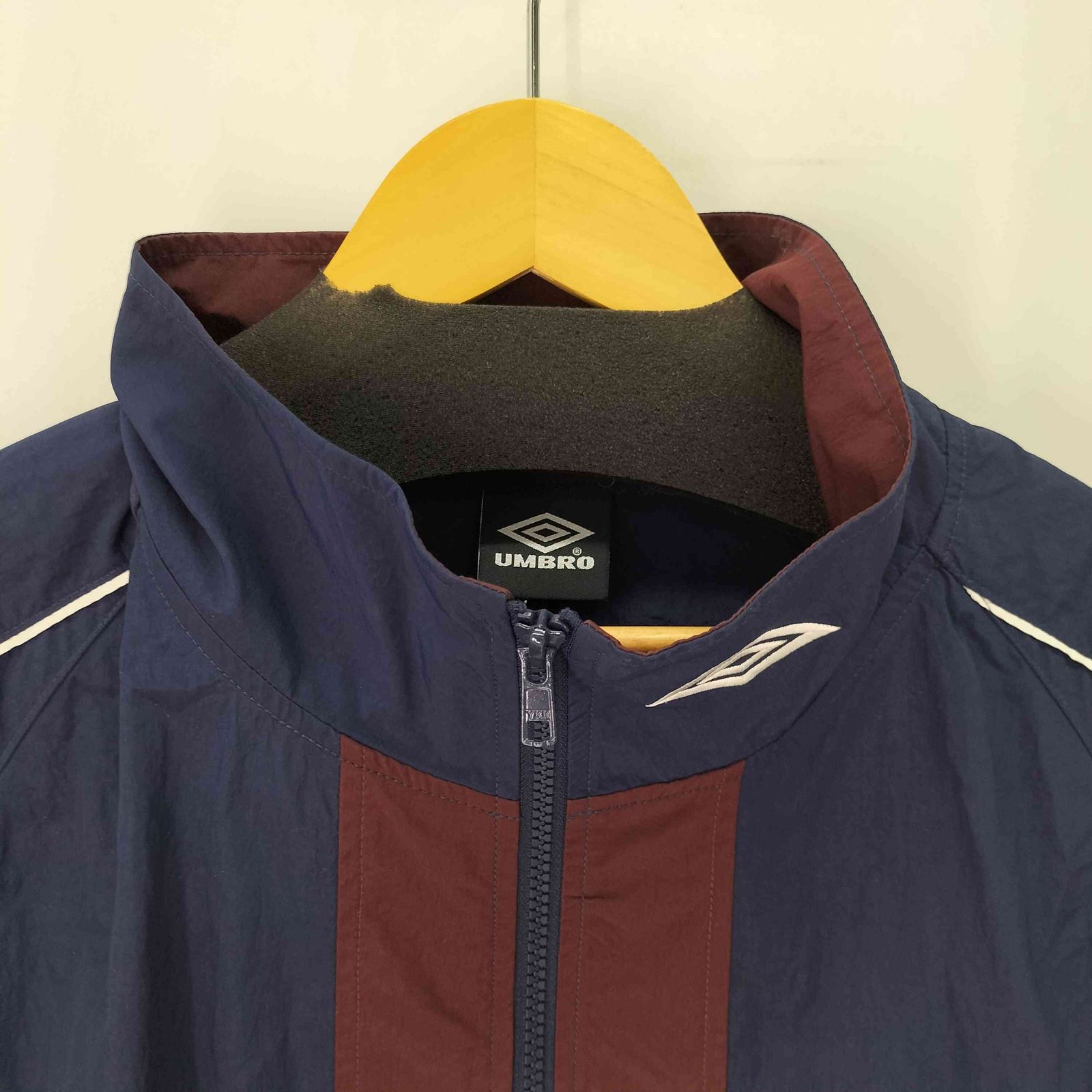 アンブロ UMBRO 別注 ロゴエンブロイダリー ナイロン トラック 