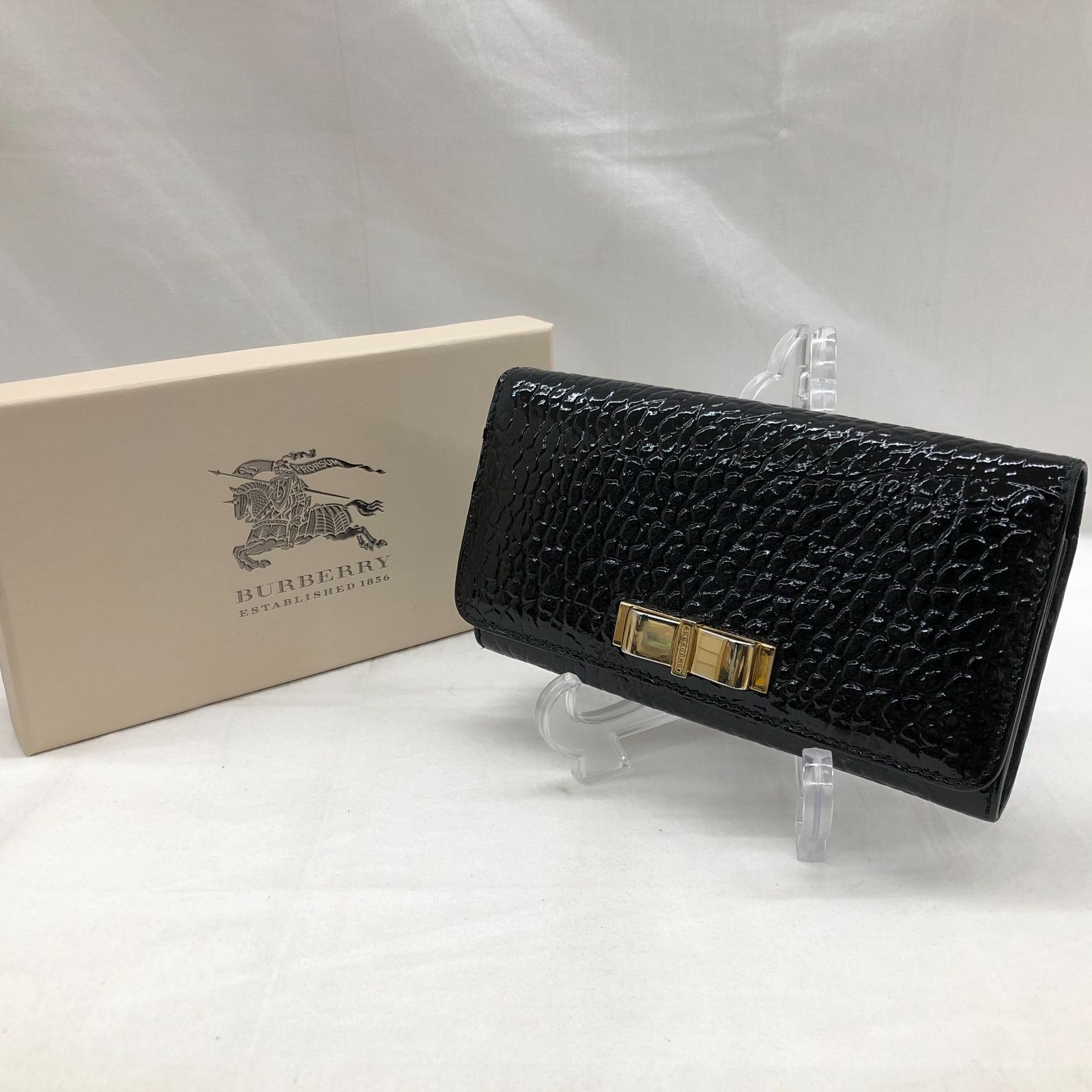 BURBERRY バーバリー 二つ折り 長財布 リボン エナメル 