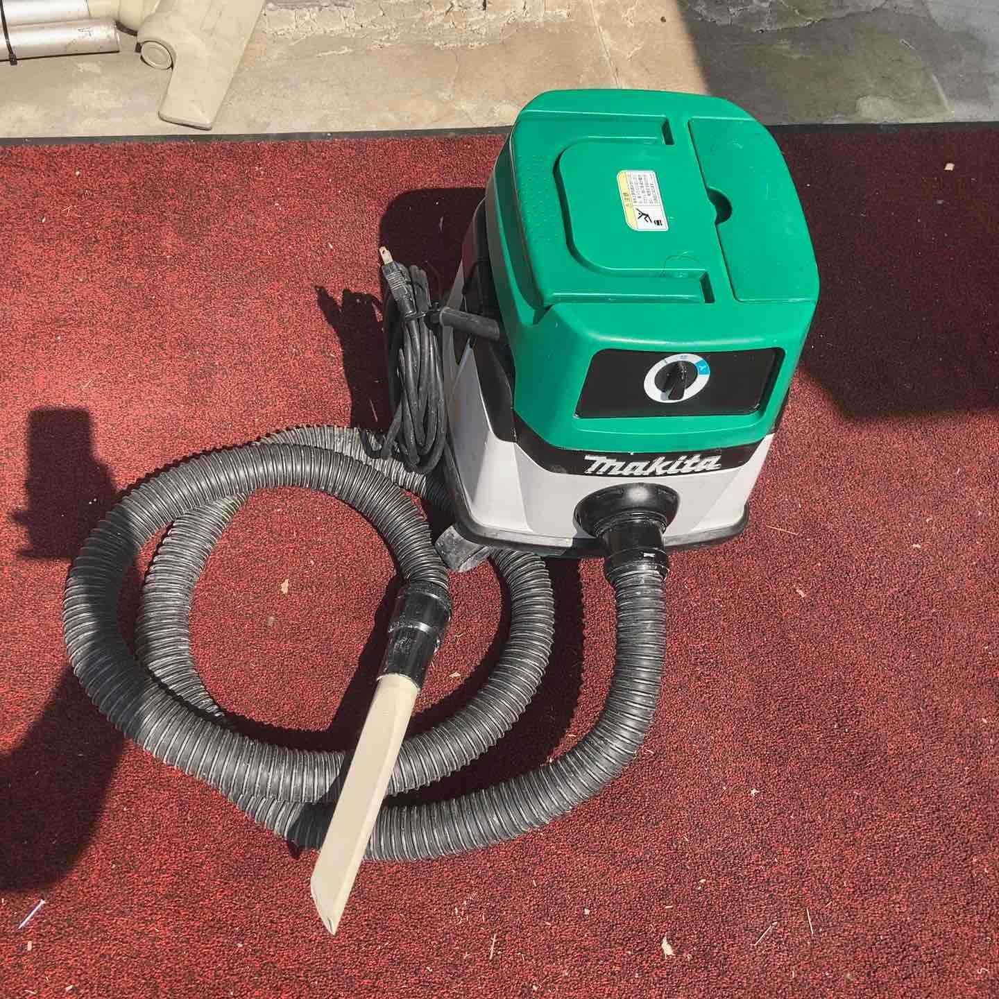 マキタ Makita 集じん機 M442 makita（マキタ） 集じん機 M442 
