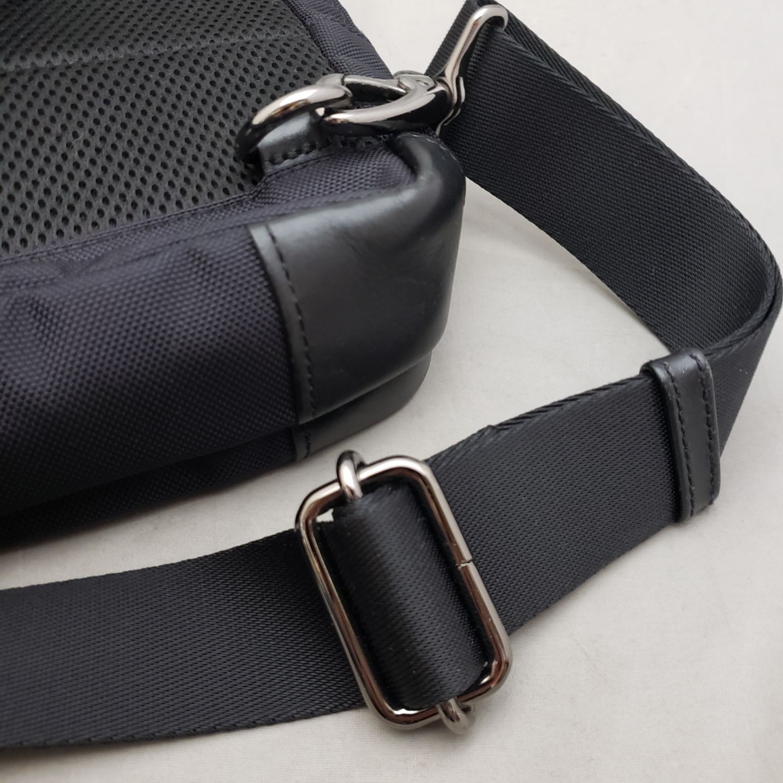 BLACK LABEL ワンショルダー ボディバッグ チェック柄 ブラック系 