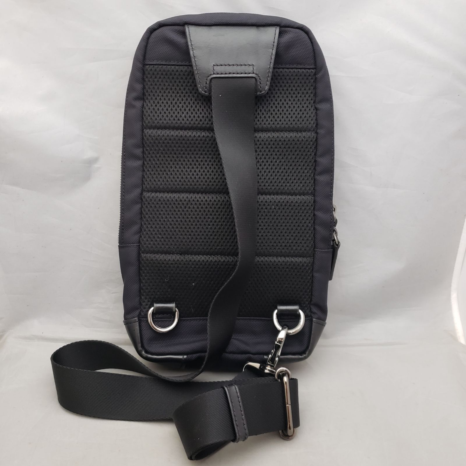BLACK LABEL ワンショルダー ボディバッグ チェック柄 ブラック系 